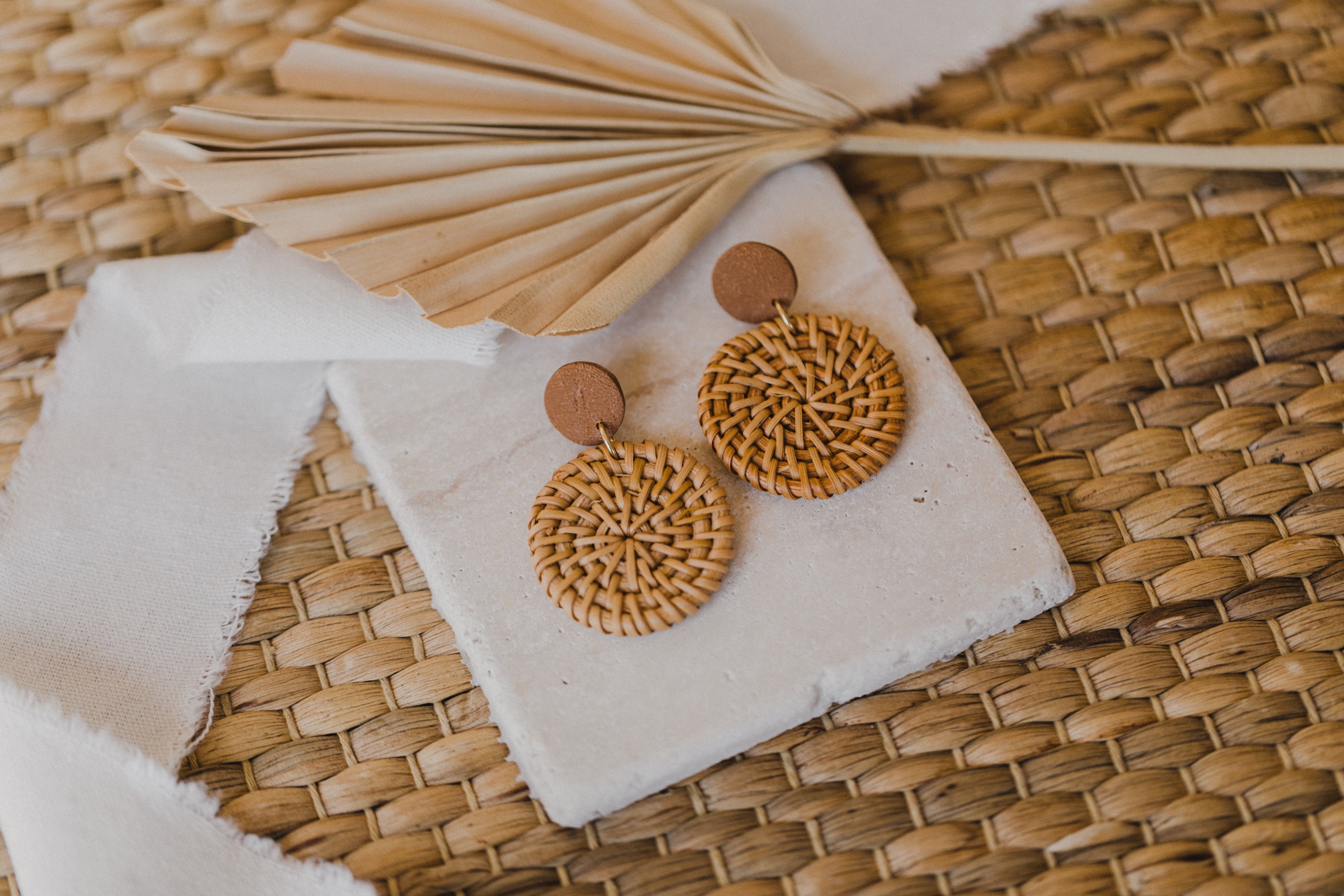 neue Rattan Ohrringe mit Polymer Ton