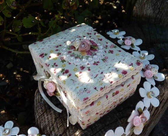 Pensez à lui passer commande rapidement pour anticiper vos cadeaux de Noël et faire plaisir autour de vous !