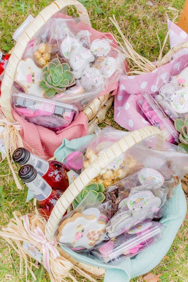 Safari Drive-By Party | Safari Drive By birthday | safari party ideas | Safari birthday party | drive by party ideas | Drive by Birthday Ideas | Drive by party decorations | Drive by Party decor | Safari Cake | Little Printables Shop | Safari Picnic Baskets