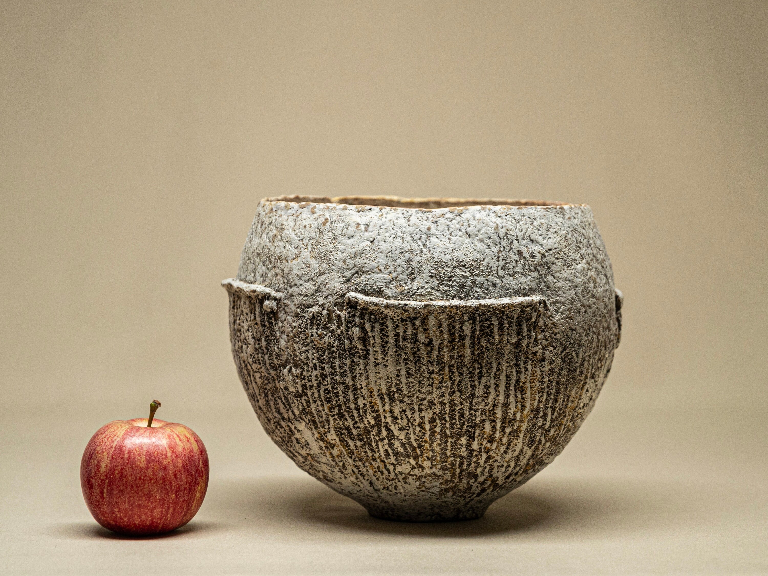 Paper Mache Modern Elegance: Handmade Bowl with Wabi Sabi Charm - Ideal for Stylish Home Decor & Centerpieces – Eco-Friendly Accent Decor