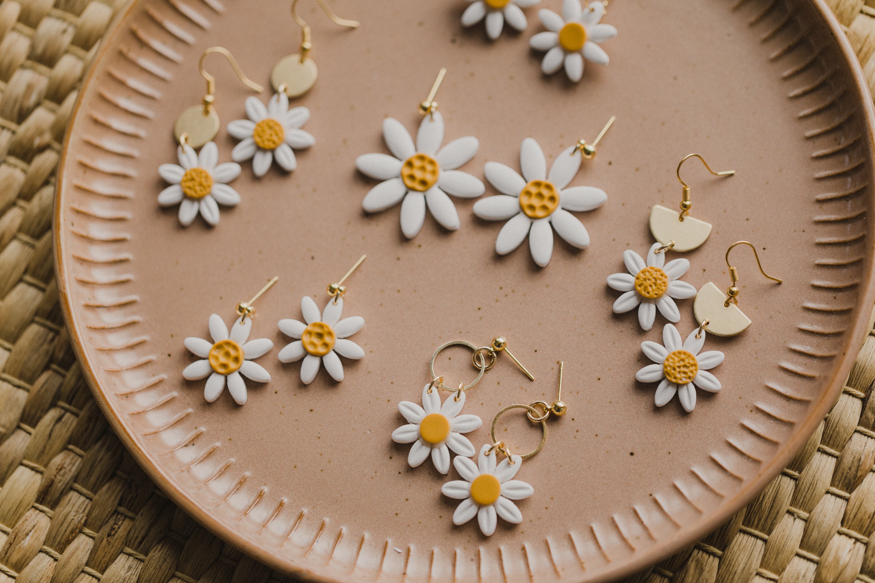 Daisy Ohrringe aus Polymer Ton