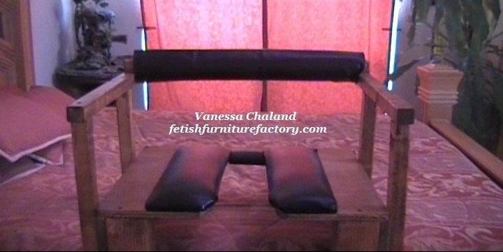 Queening Chair - Face Sitting Stool - BDSM