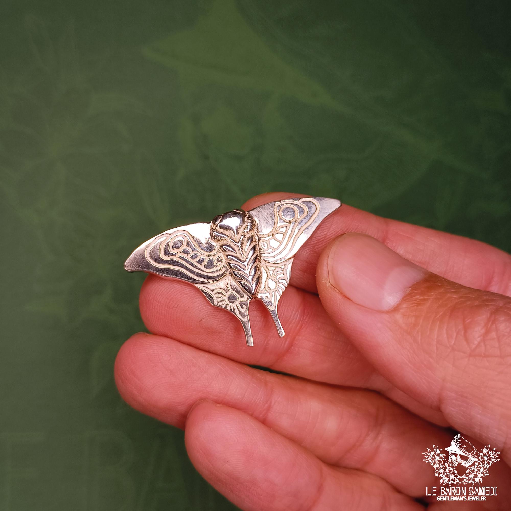 https://www.lebaronsamedi.com/listing/1416069311/the-miller-broche-pins-en-argent