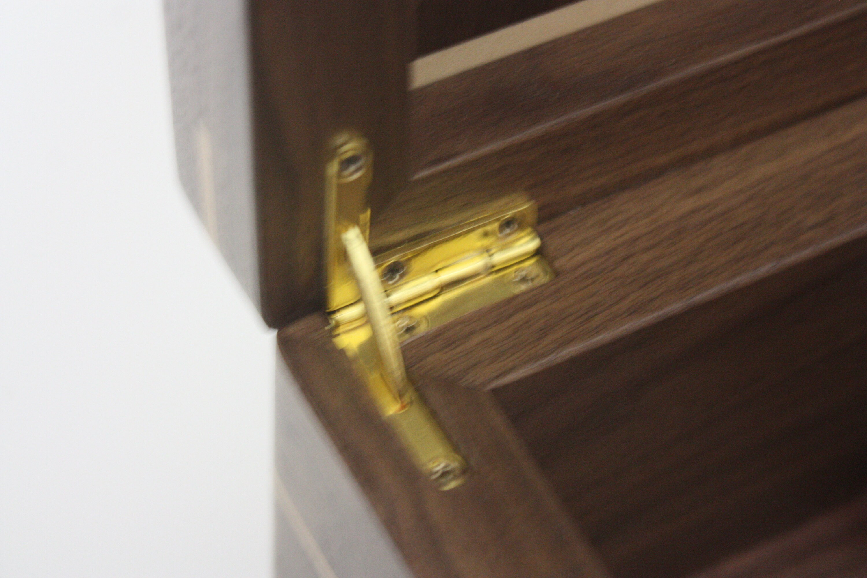 Quadrant Hinge