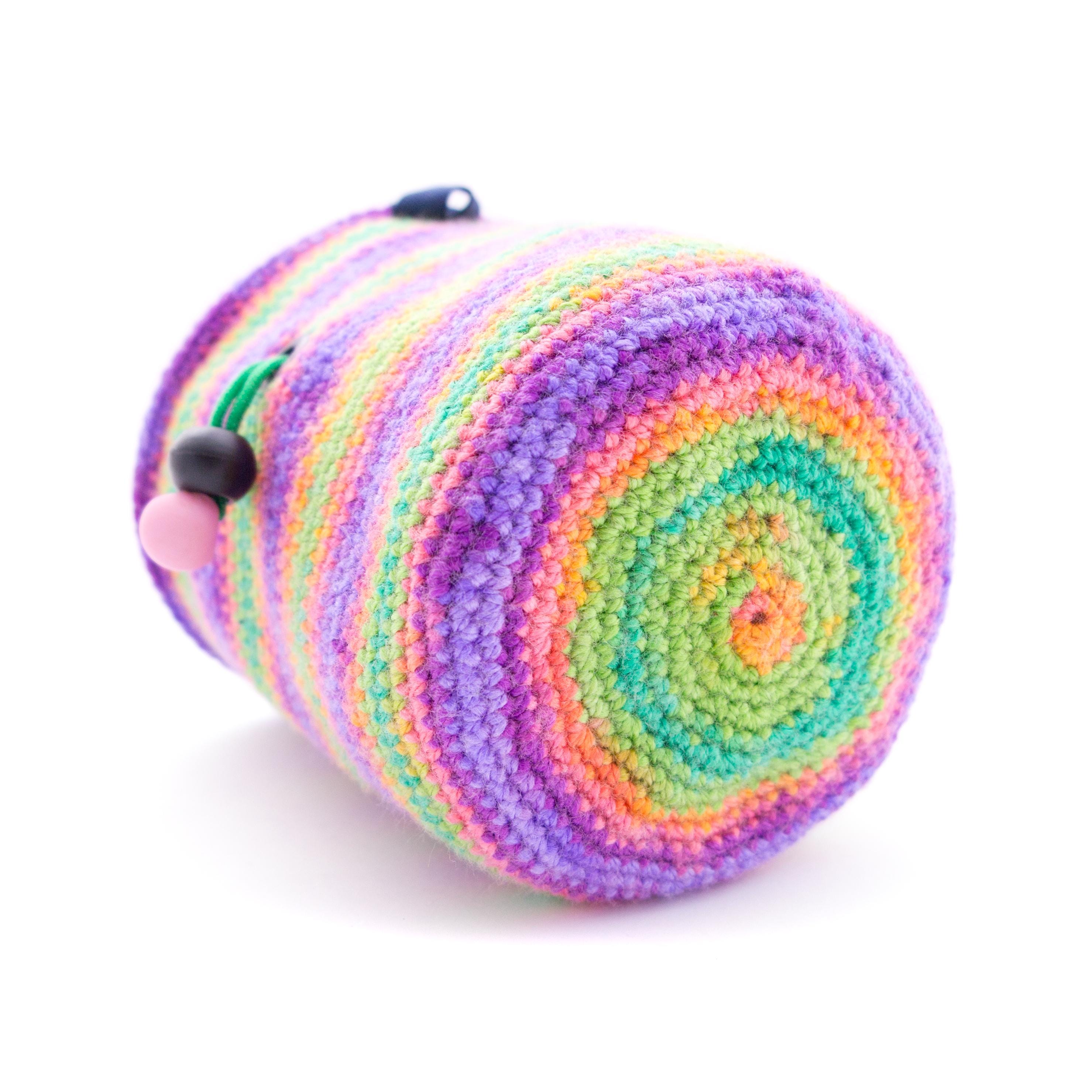 Nadamlada handknit chalk bag designed for performance and simplicity, supporting climbers with practical storage for loose chalk.