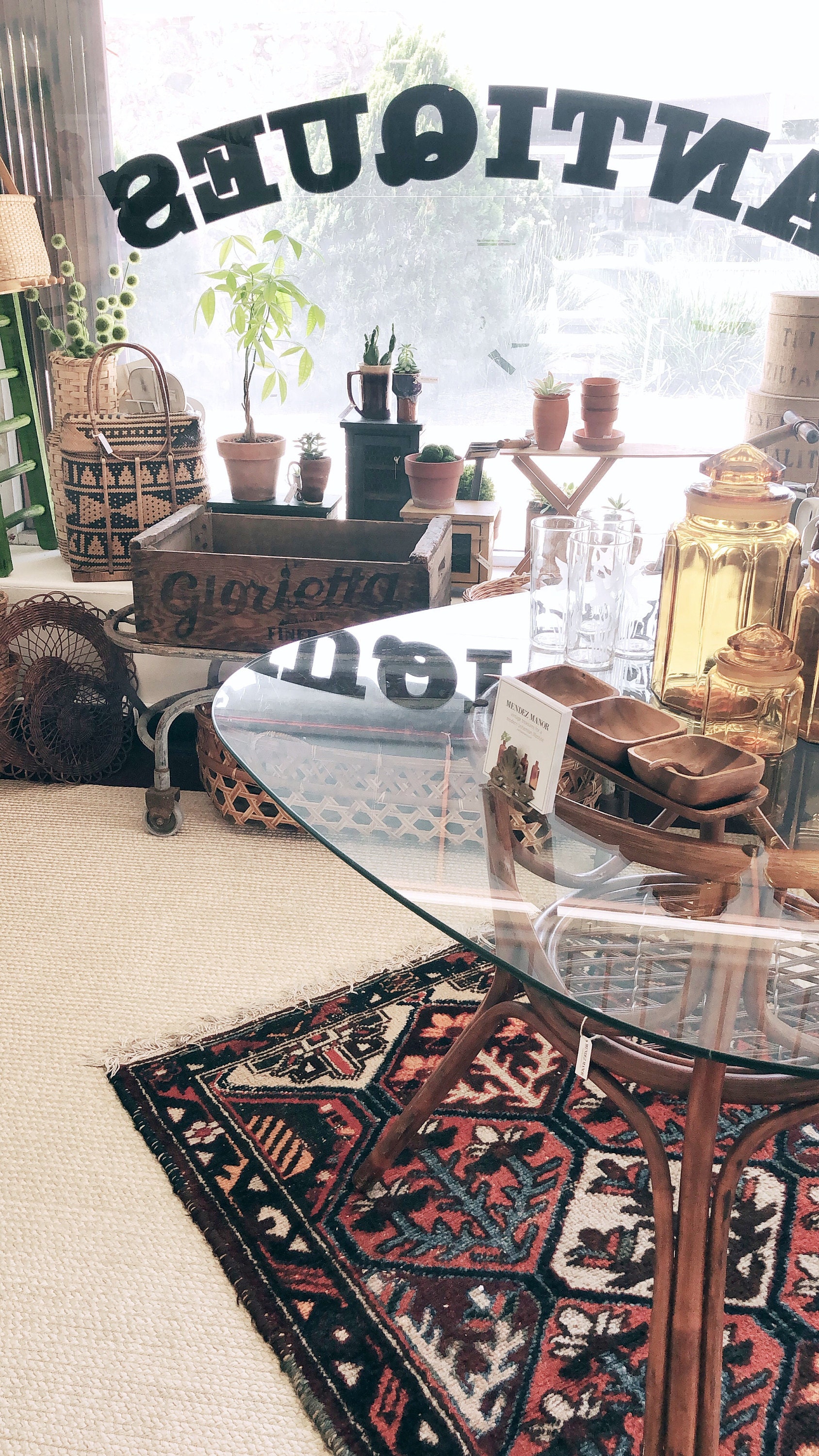 Mendez Manor Vintage Shop & Home