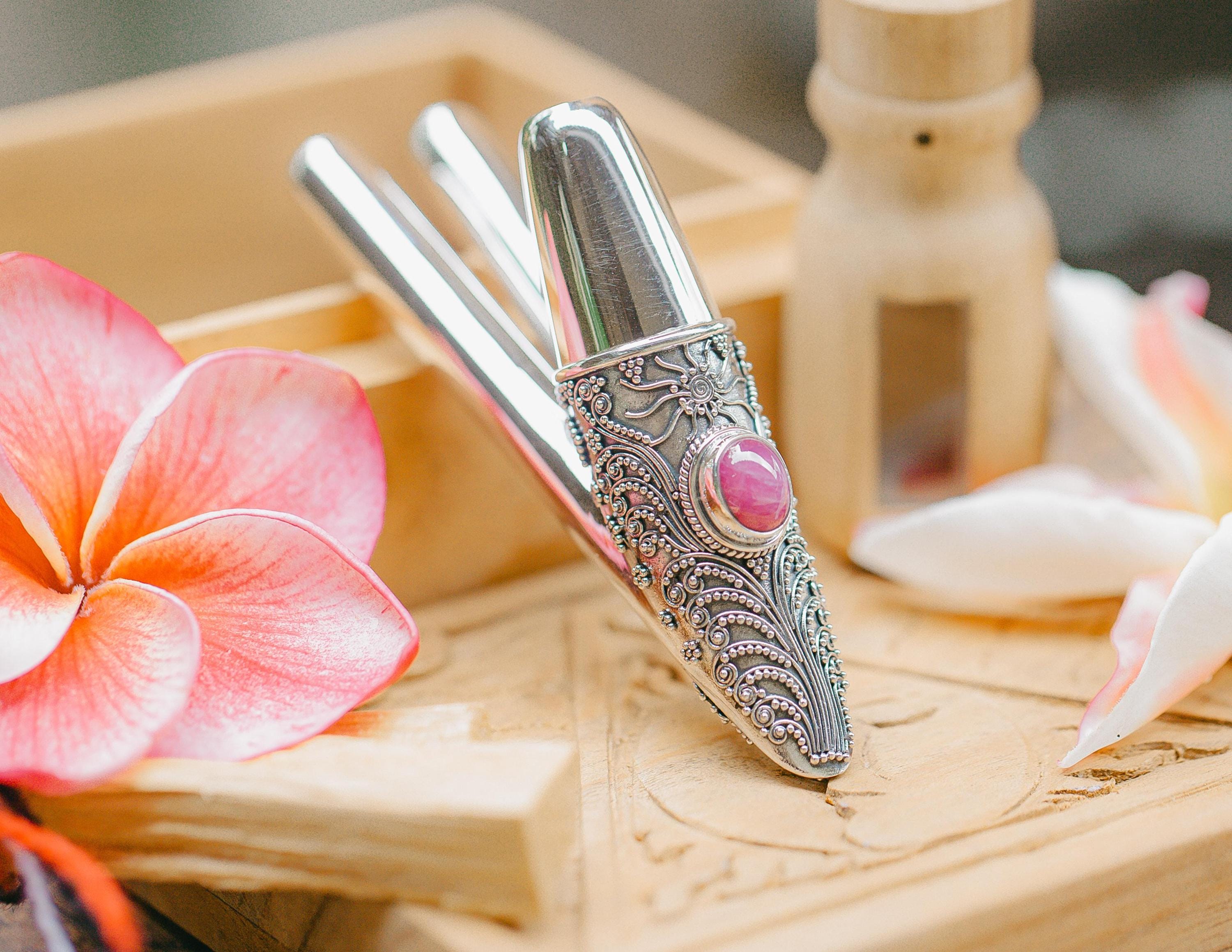 Kuripe double nose with silver ornament and ruby by Dewata Studio