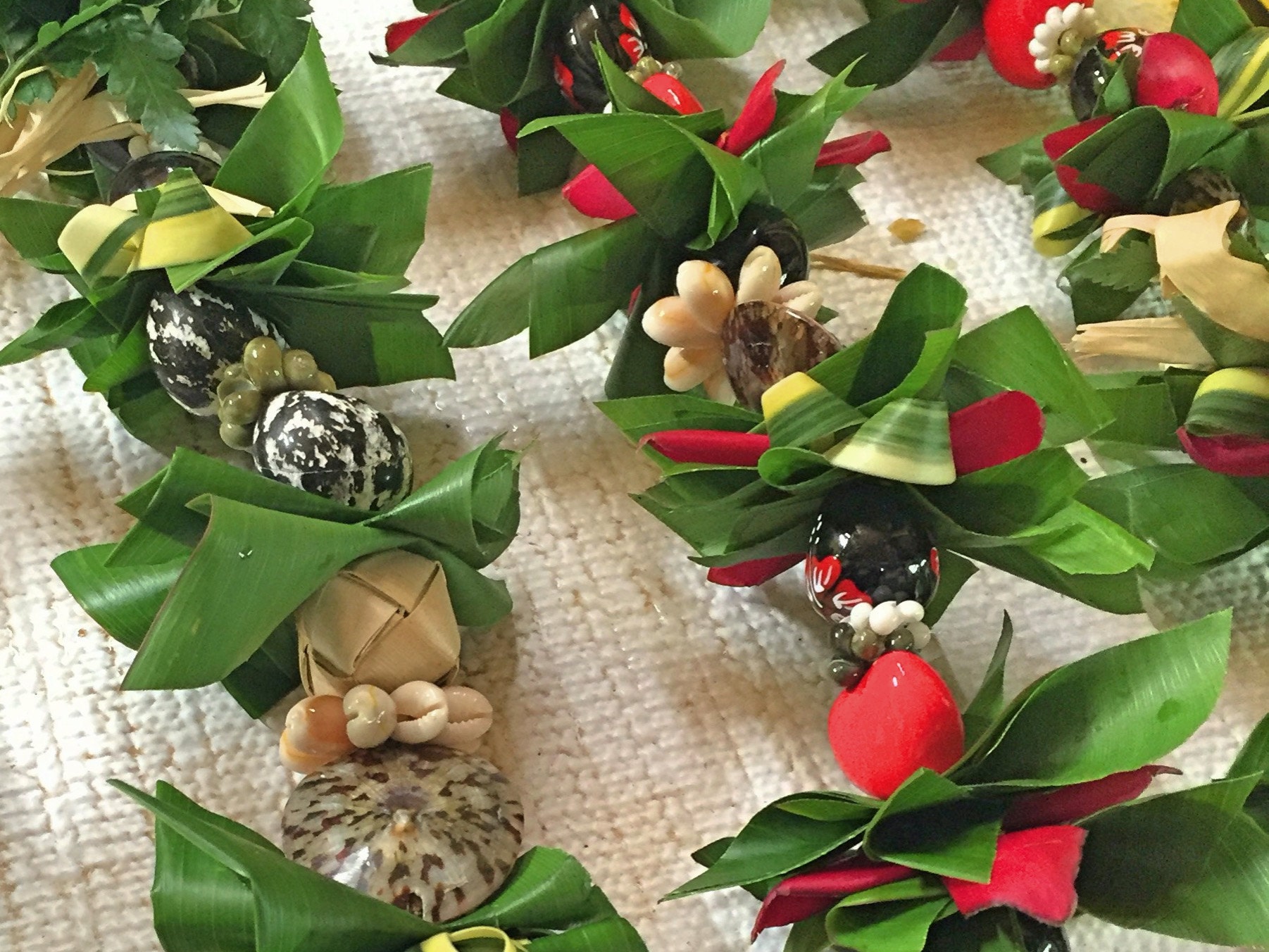 niihau shell lei