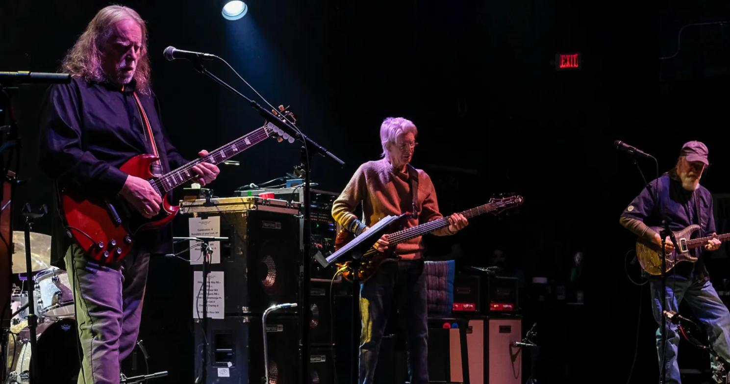 vintageGRATEFULDEAD.com  #gratefuldead #jerrygarcia #bobweir #phillesh #billkrutzman #mickeyhart #brentmydland #vincewelnick #deadandcompany #johnmayer #PigPen #BruceHornsby #RonMcKeran #MelvinSeals