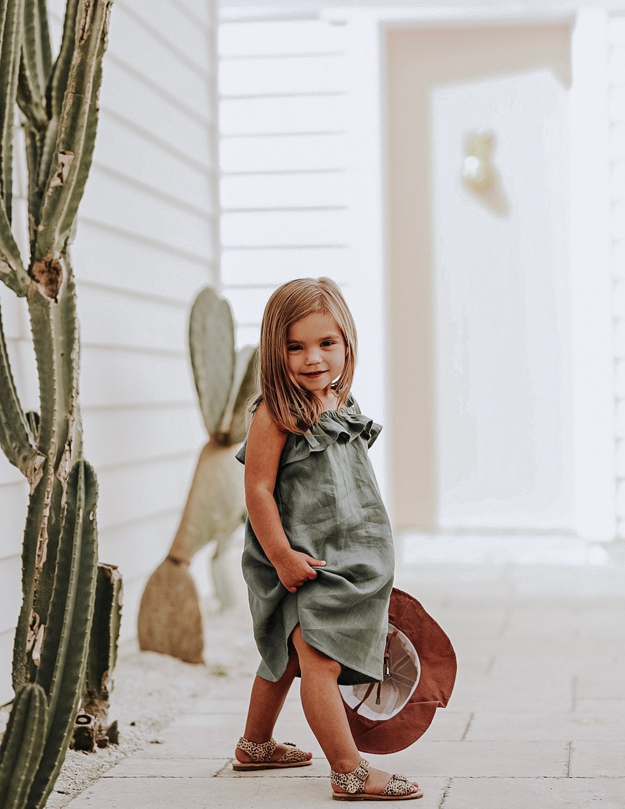RUFFLE DRESS constructed in 100% Linen