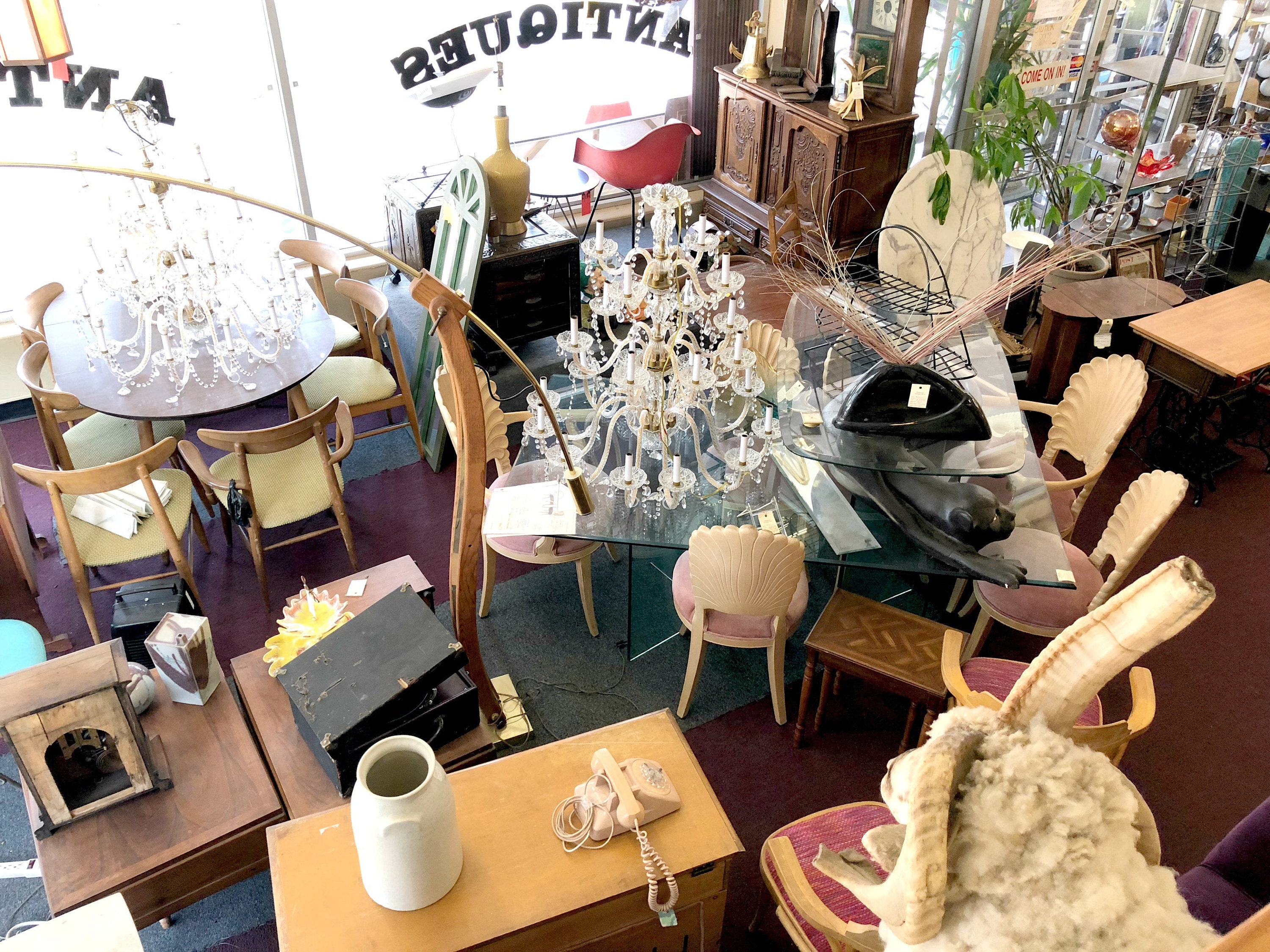 Pomona Antique Mart Mendez Manor
