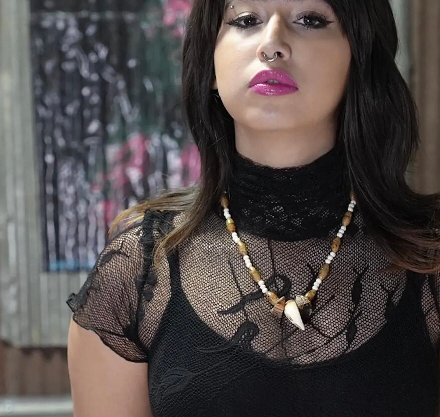 Boars Tuck Necklace