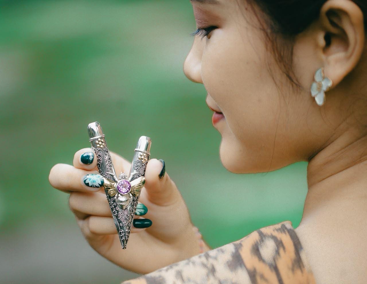 Exclusive bee Amethyst Kuripe with silver and gold ornament by Dewata Studio