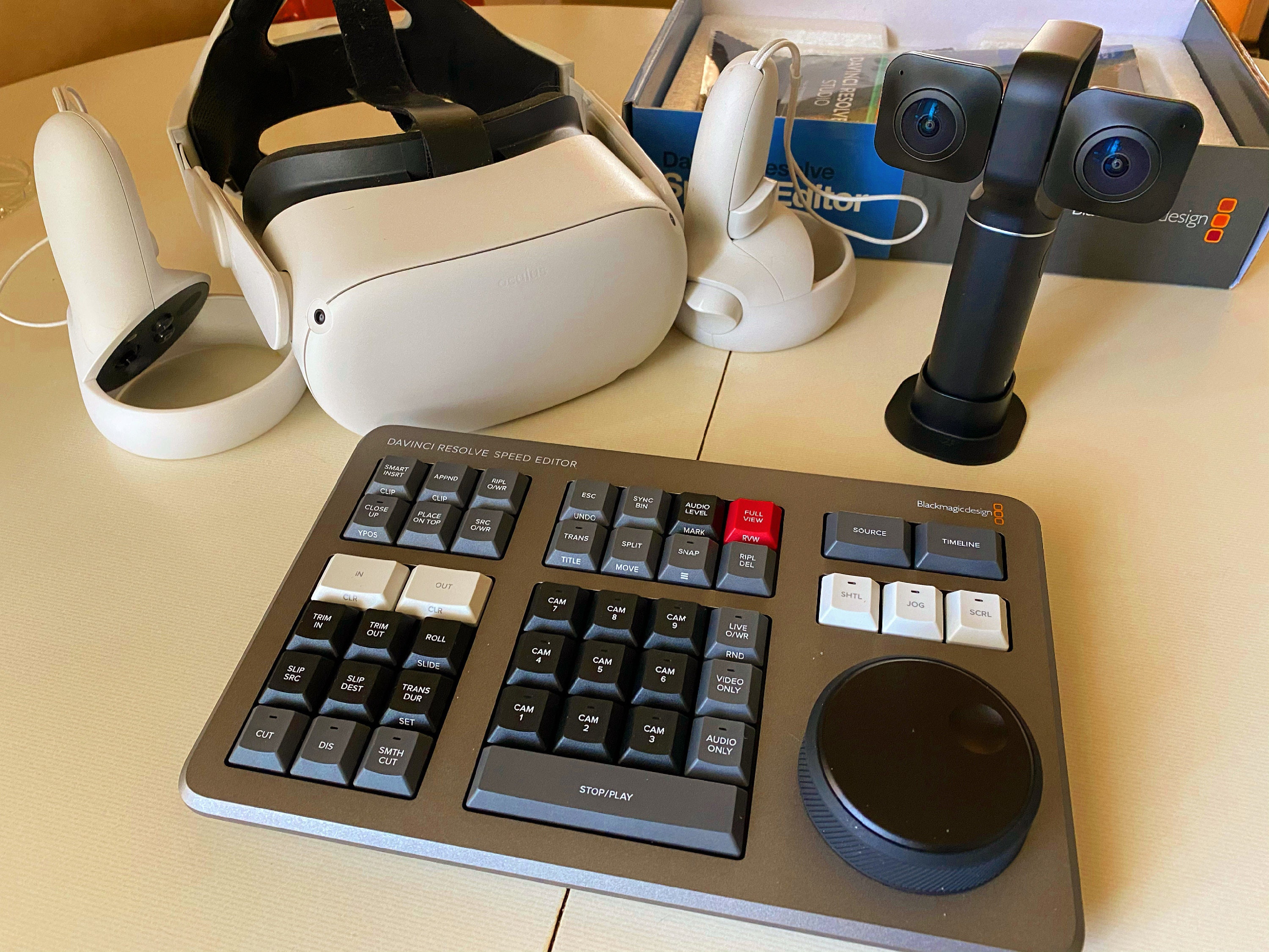 Oculus Quest 2, Vuze XR, DaVinci Resolve Studio