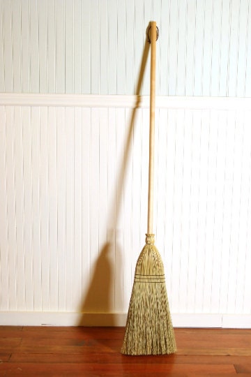 Shaker Kitchen Broom