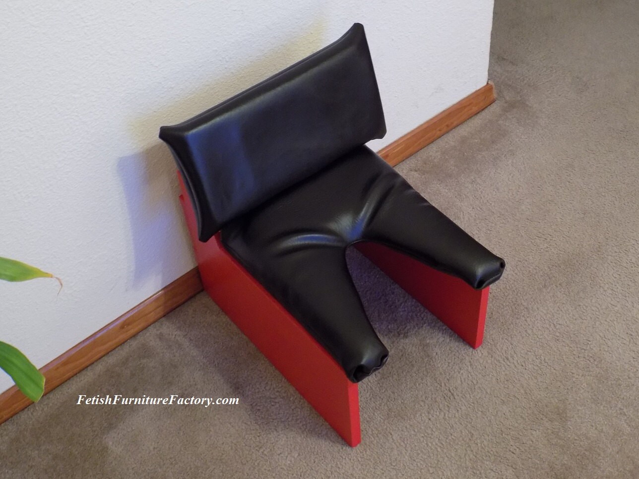 Queening Chair - BDSM - Female Domination - Fetish