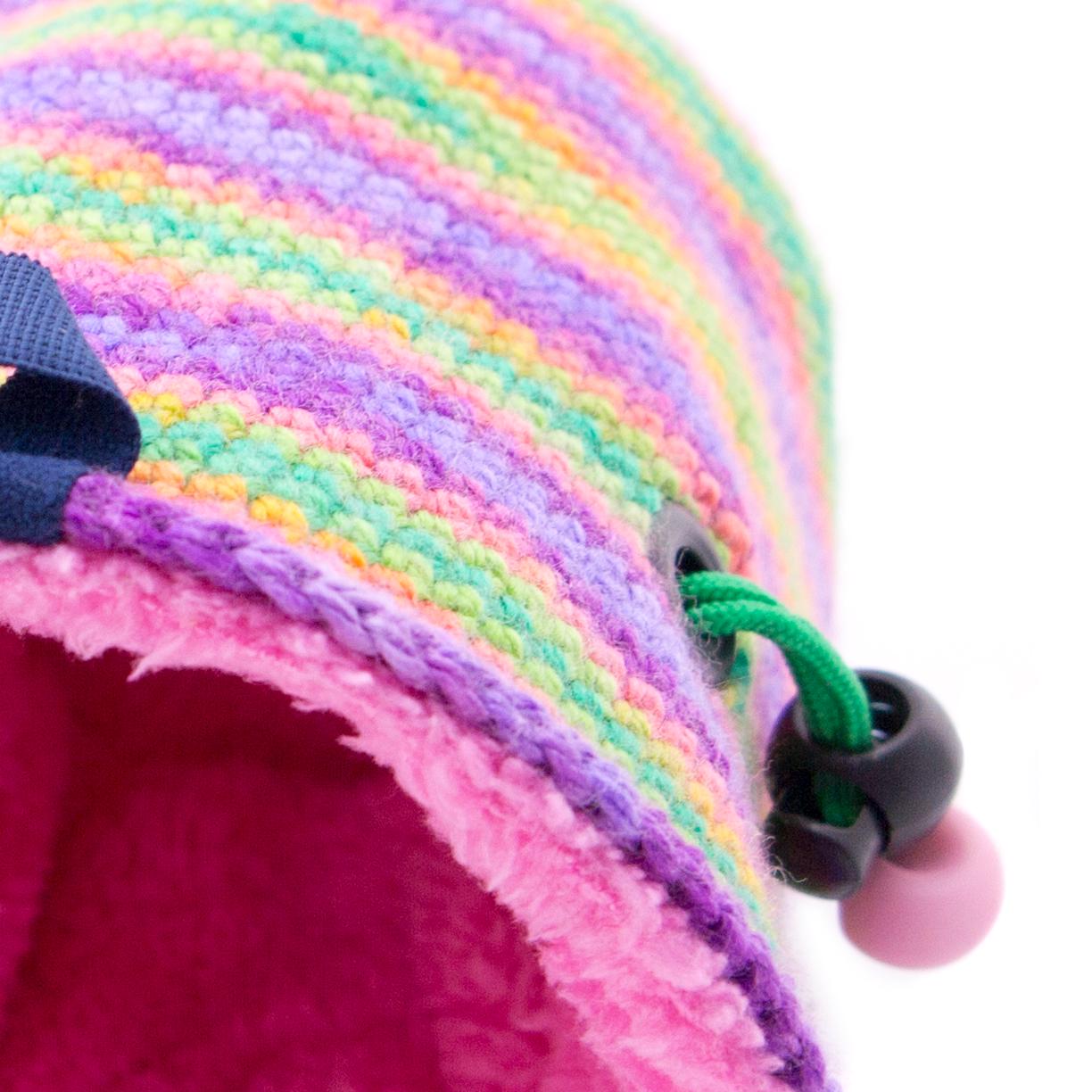Minimalist handknit chalk bag for climbers seeking functional gear with an artisanal, modern aesthetic by Nadamlada.