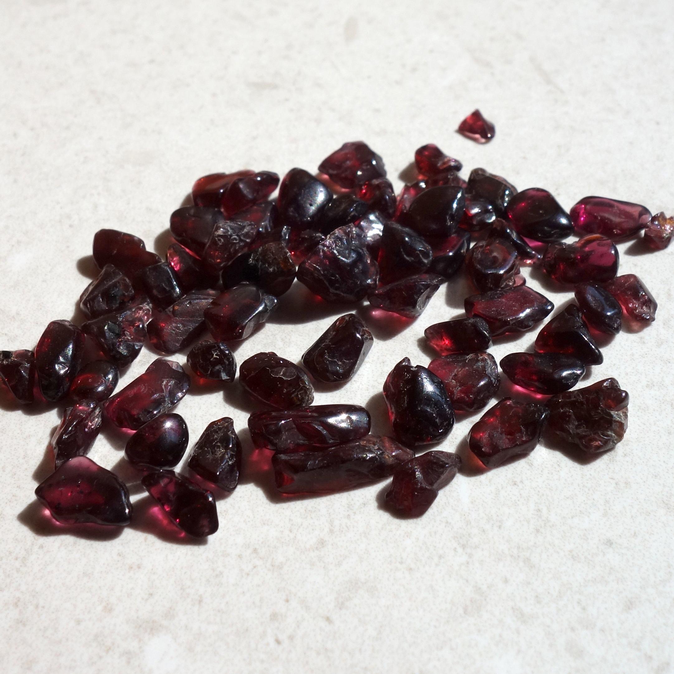 Garnet stones
