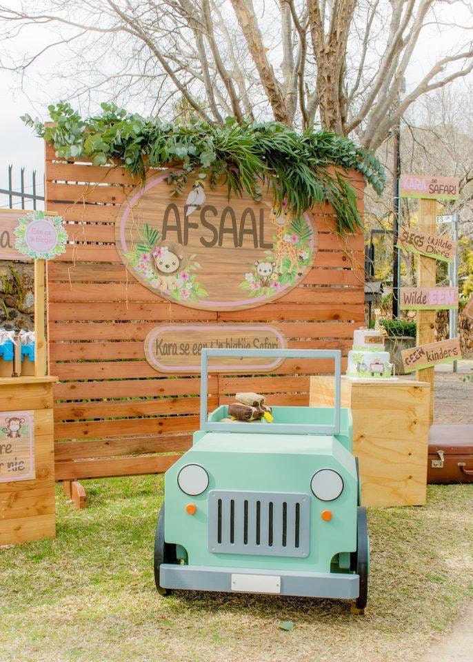 Safari Drive-By Party | Safari Drive By birthday | safari party ideas | Safari birthday party | drive by party ideas | Drive by Birthday Ideas | Drive by party decorations | Drive by Party decor | Safari Cake | Little Printables Shop | Safari Photo Prop