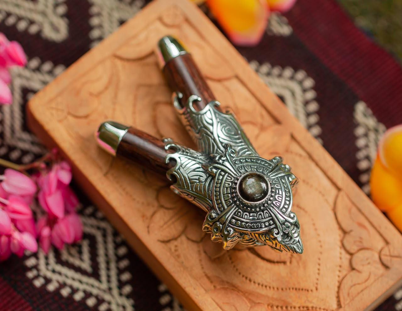 luxury Chakra kuripe with black sapphire by Dewata Studio