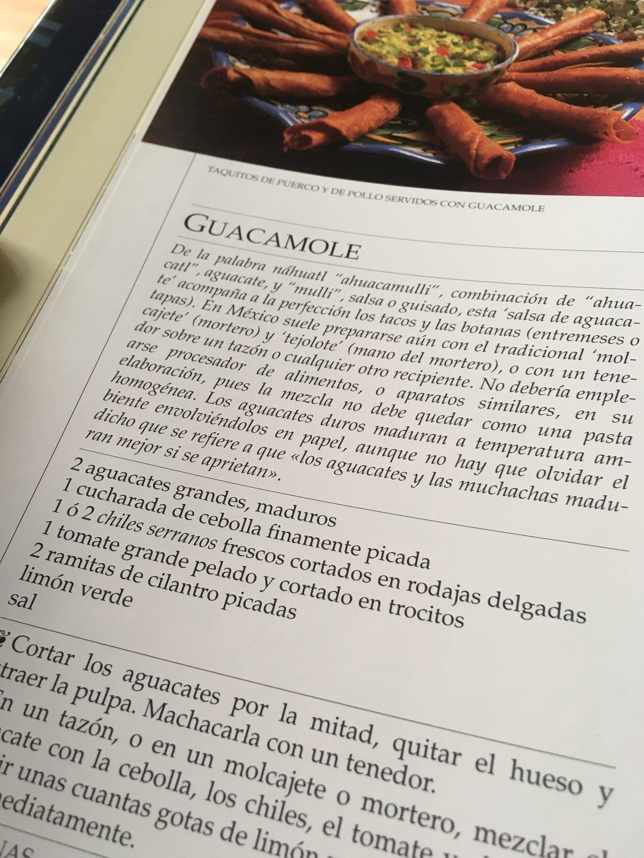 Receta, etimología y foto de un auténtico guacamole.
