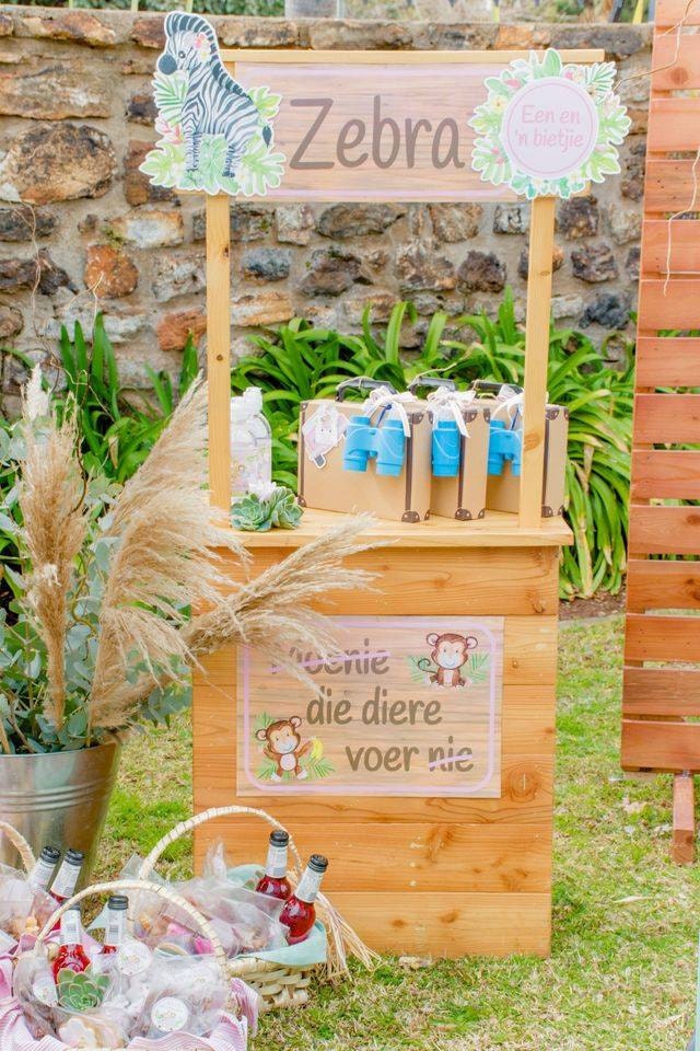 Safari Drive-By Party | Safari Drive By birthday | safari party ideas | Safari birthday party | drive by party ideas | Drive by Birthday Ideas | Drive by party decorations | Drive by Party decor | Safari Cake