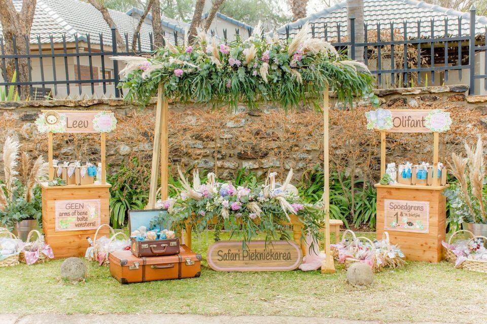 Safari Drive-By Party | Safari Drive By birthday | safari party ideas | Safari birthday party | drive by party ideas | Drive by Birthday Ideas | Drive by party decorations | Drive by Party decor | Safari Cake