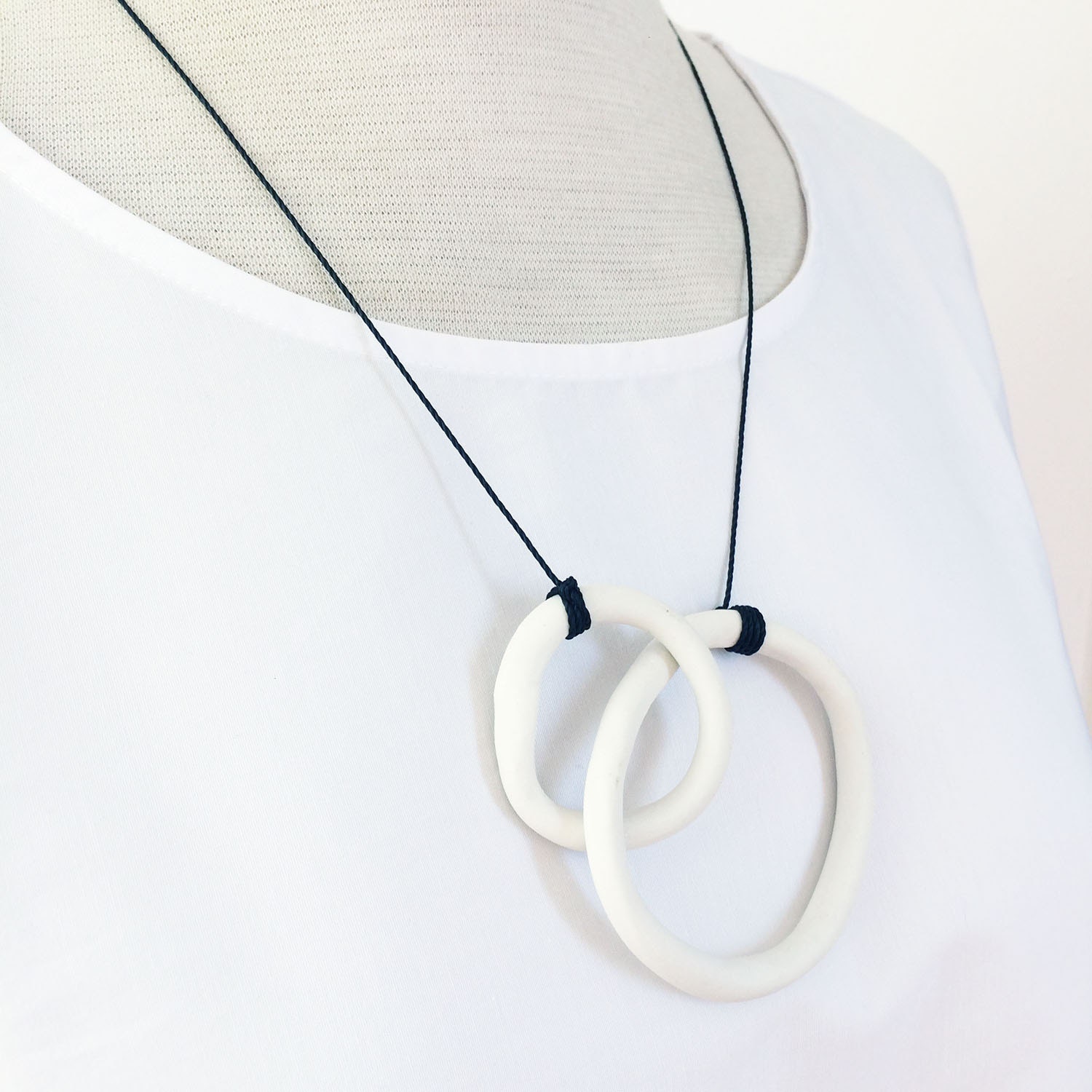 Open rings necklace