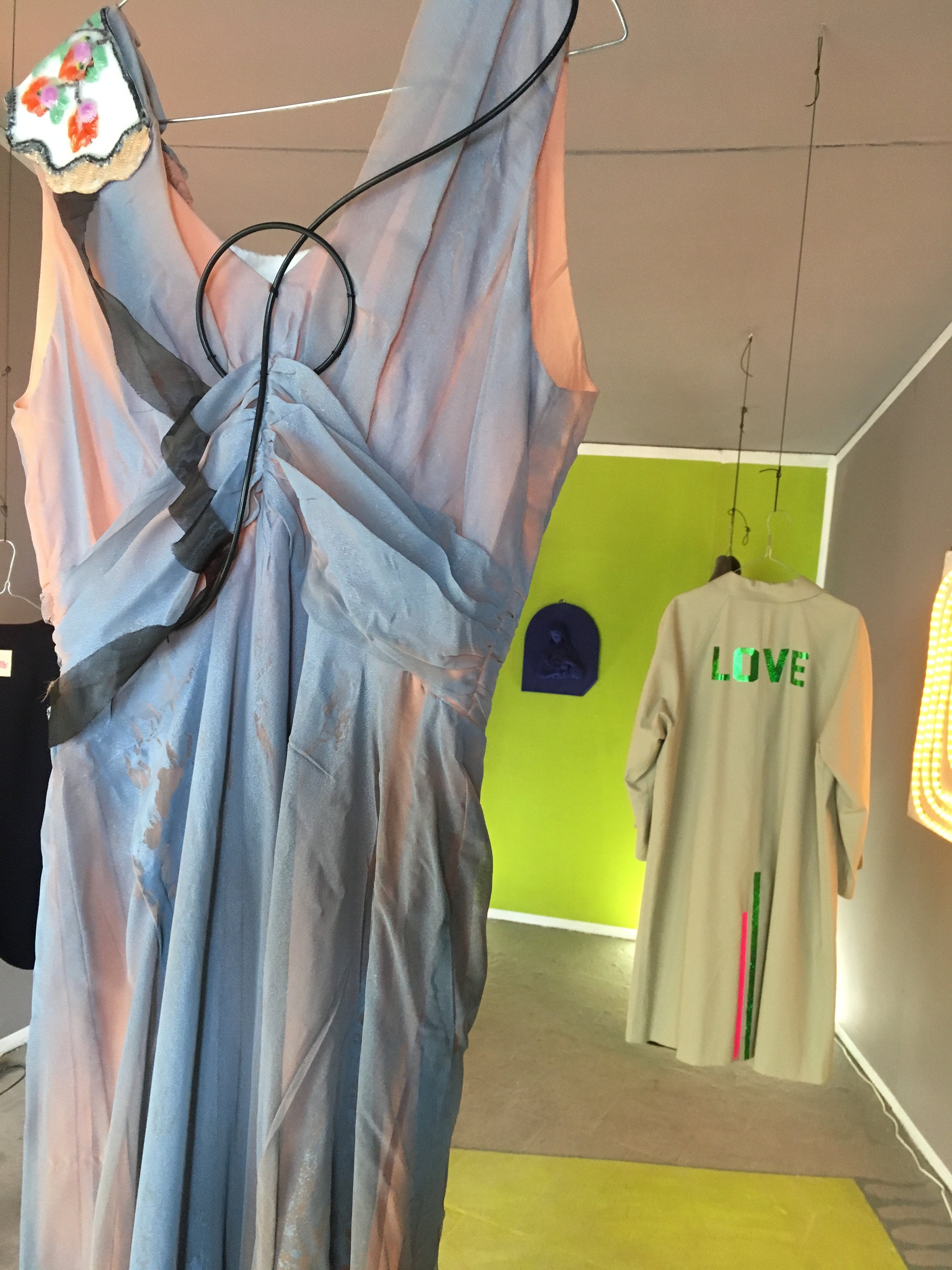 https://www.loladarling.com/listing/669573140/abito-lungo-chiffon-dipinto-a-mano