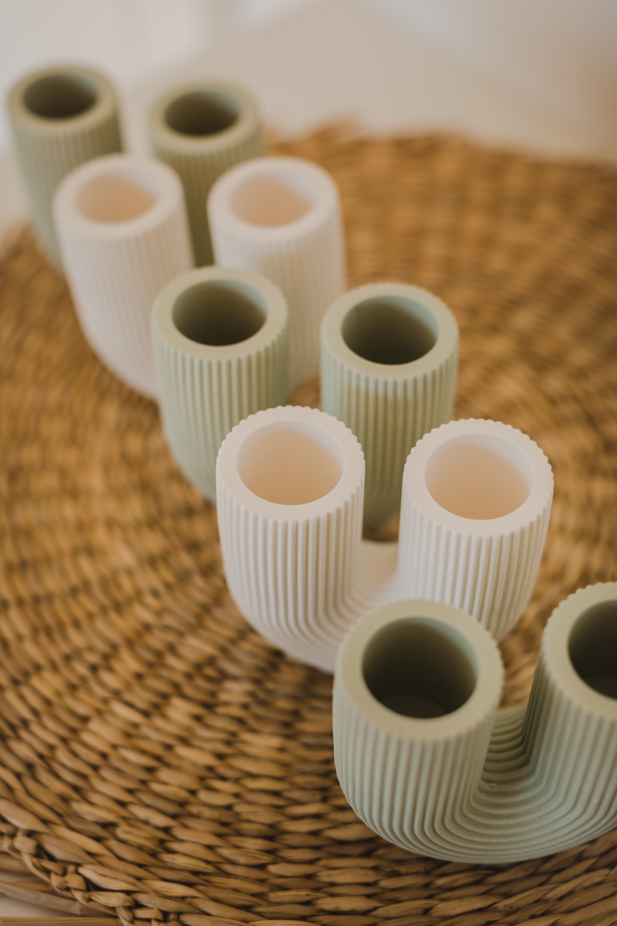 grüne kleine Vase für Trockenblumen