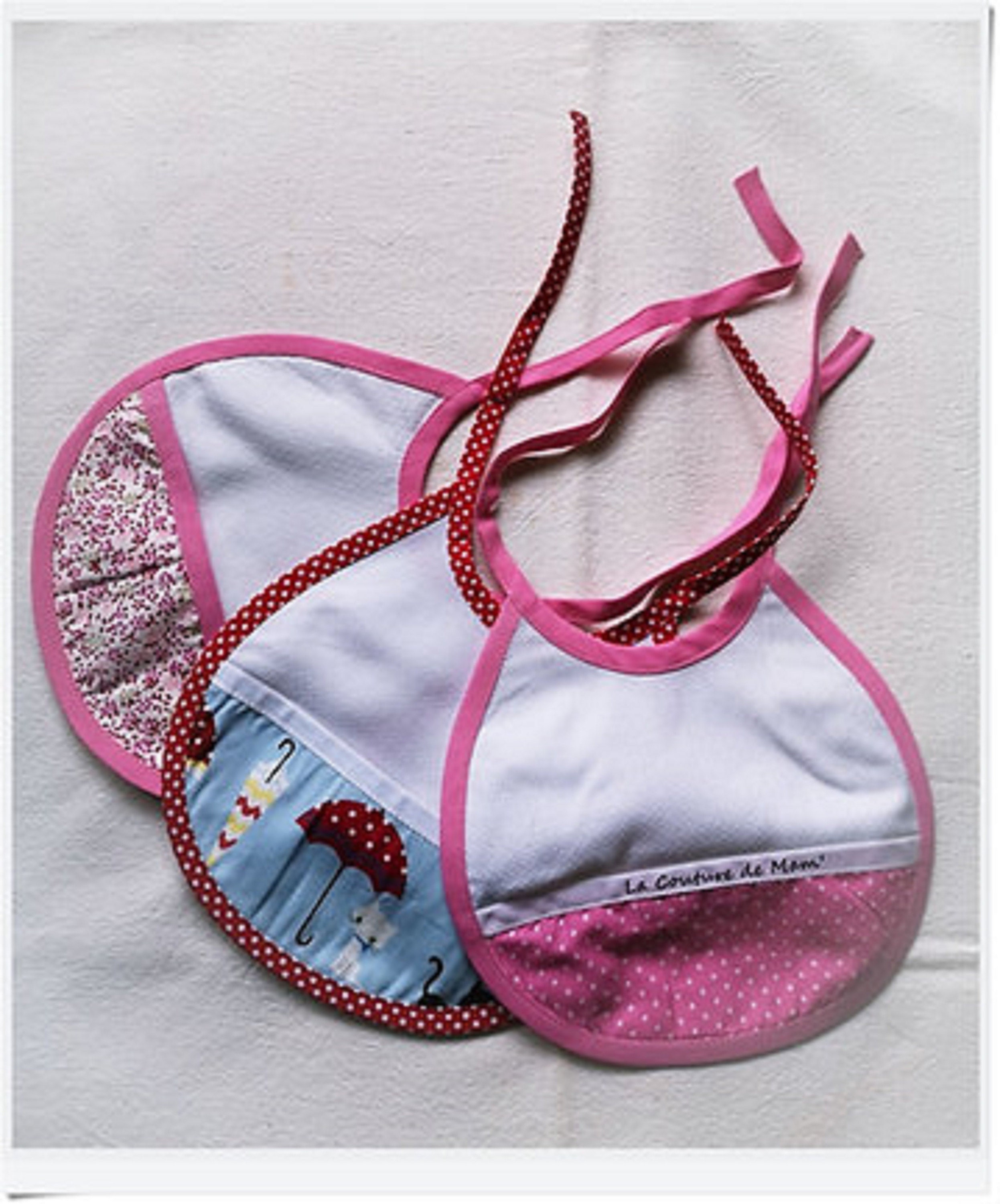 Bavoirs naissance ronds avec poche