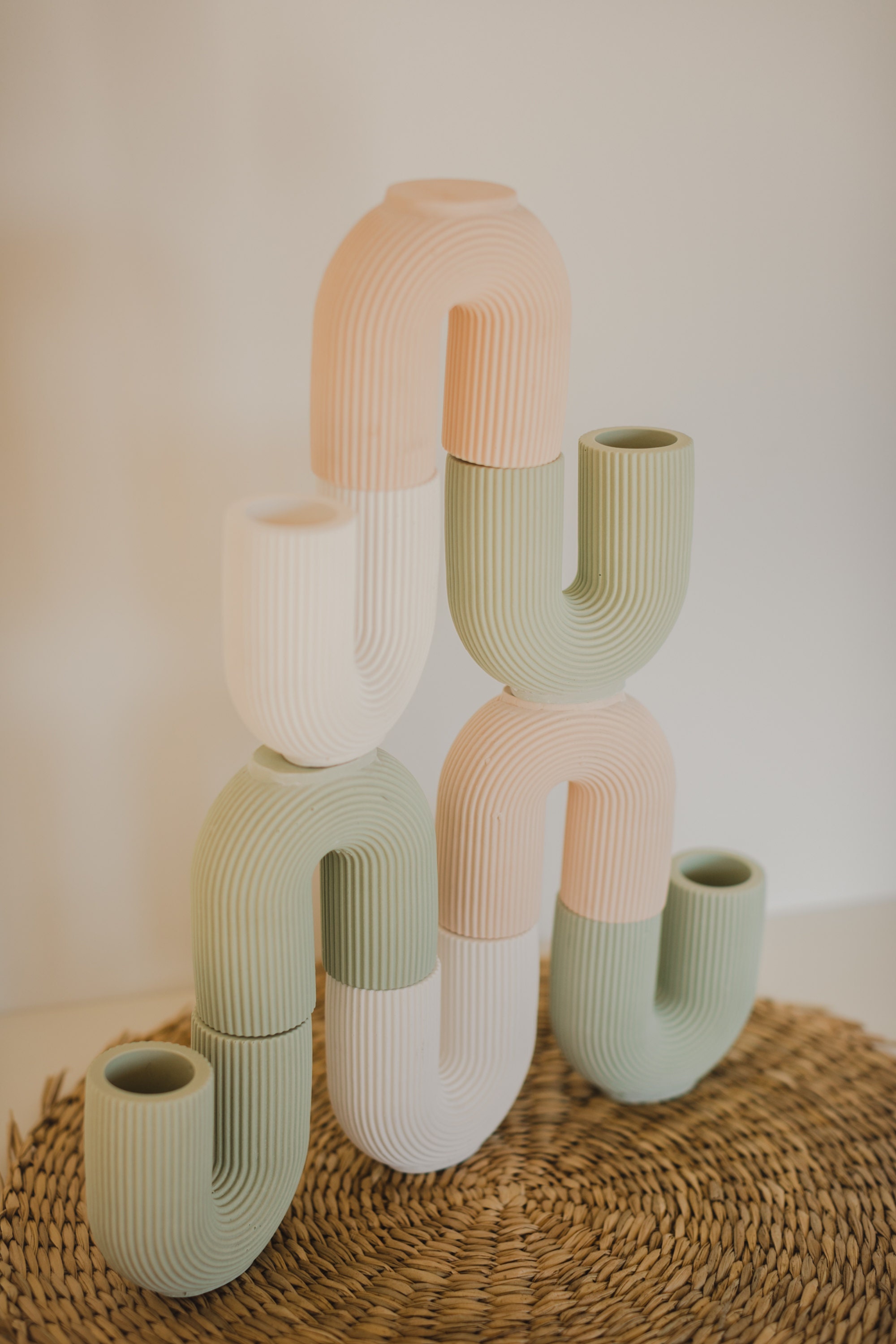 grüne kleine Vase für Trockenblumen