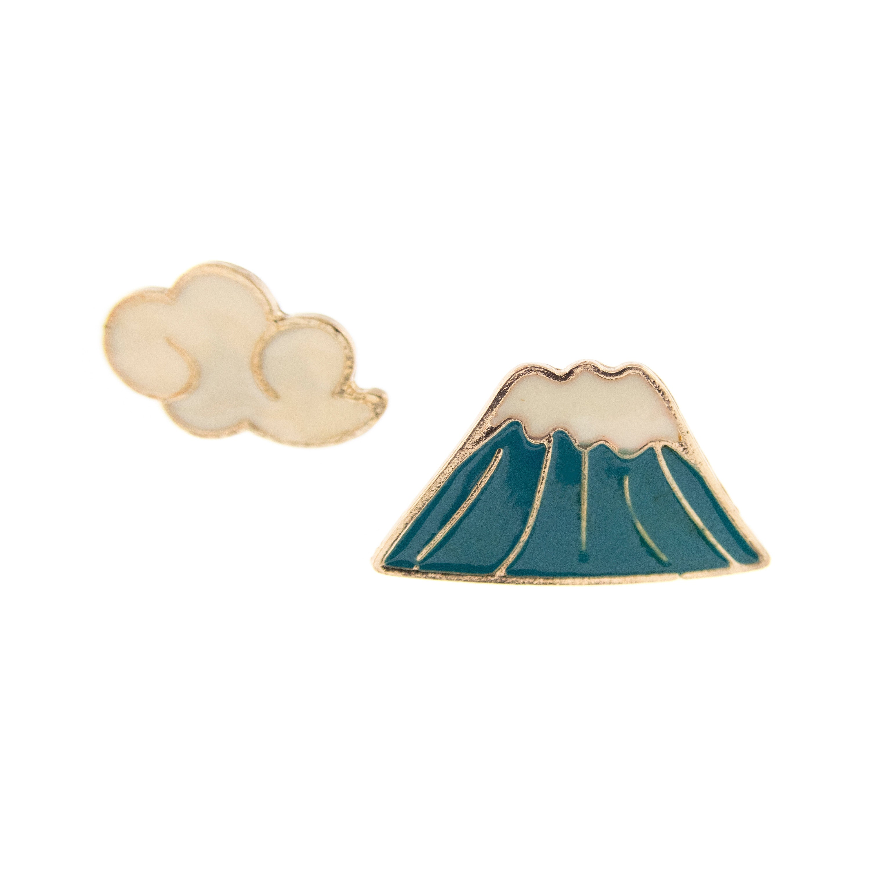 travel brooch jewelry pin brooch with snowy mountain