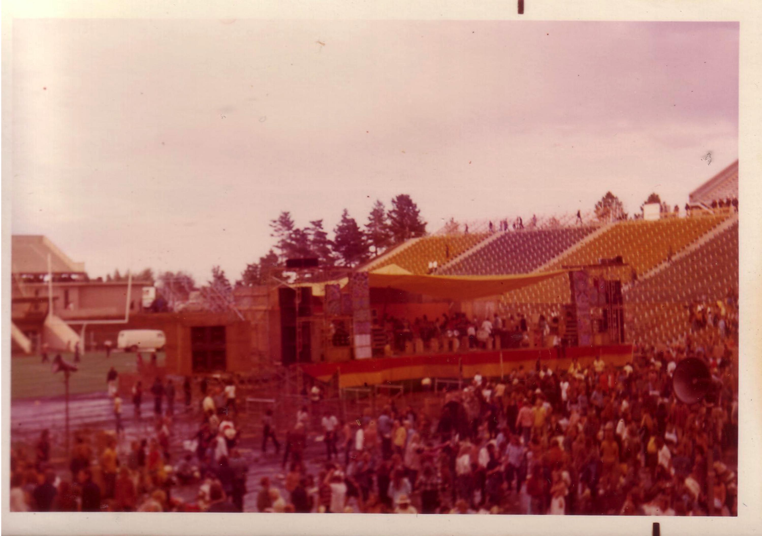 FatManRocks.com #gratefuldead #jerrygarcia #bobweir #phillesh #billkrutzman #mickeyhart #brentmydland #vincewelnick #deadandcompany #johnmayer #PigPen #BruceHornsby #RonMcKeran #MelvinSeals Grateful Dead Dead & Company Jerry Garcia Bobby Weir Phil Lesh Bill Kreutzmann Mickey Hart John Mayer Oteil Burbridge Jay Lane Melvin Seals