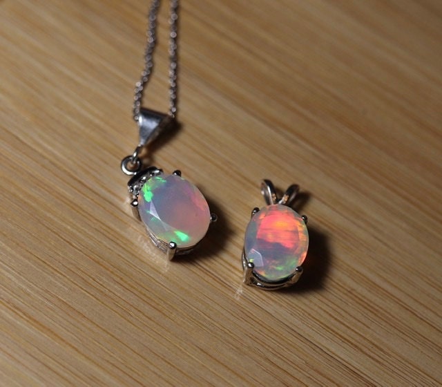 New pendant design with small accents: brings something new into the same traditional pendant style I have been making for way too long now