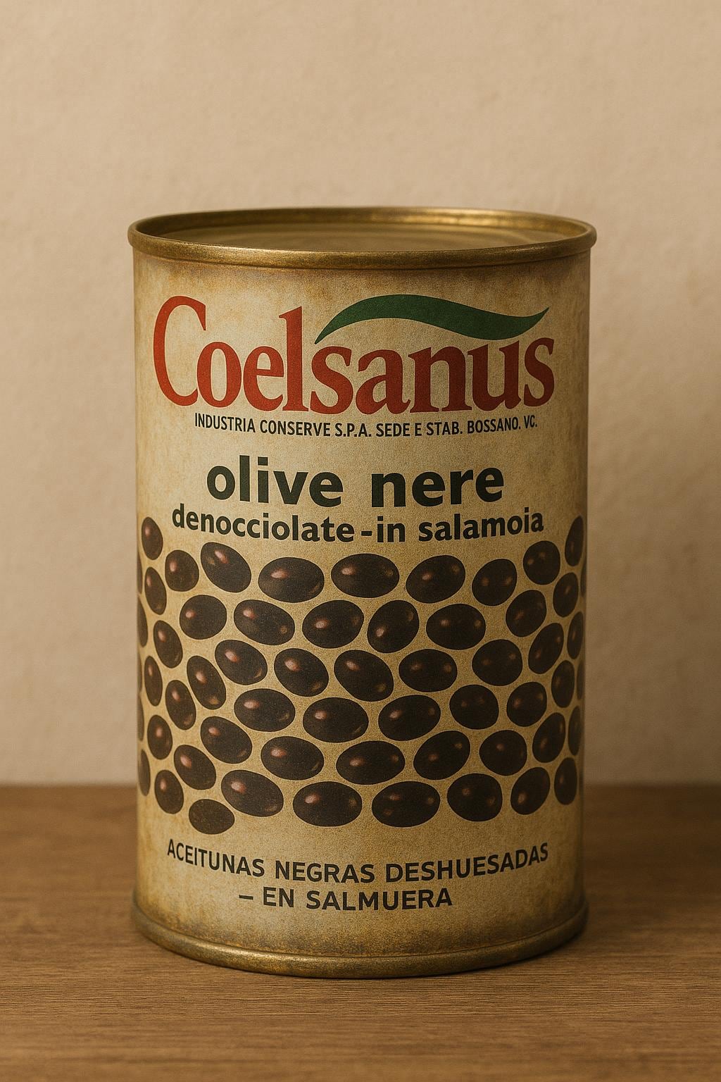 Nem precisa mudar muito: a própria arte da lata já pode virar item decorativo. Coloque em prateleiras, cozinhas temáticas ou cantinhos retrô da casa. Se quiser, envernize para dar brilho e proteger.