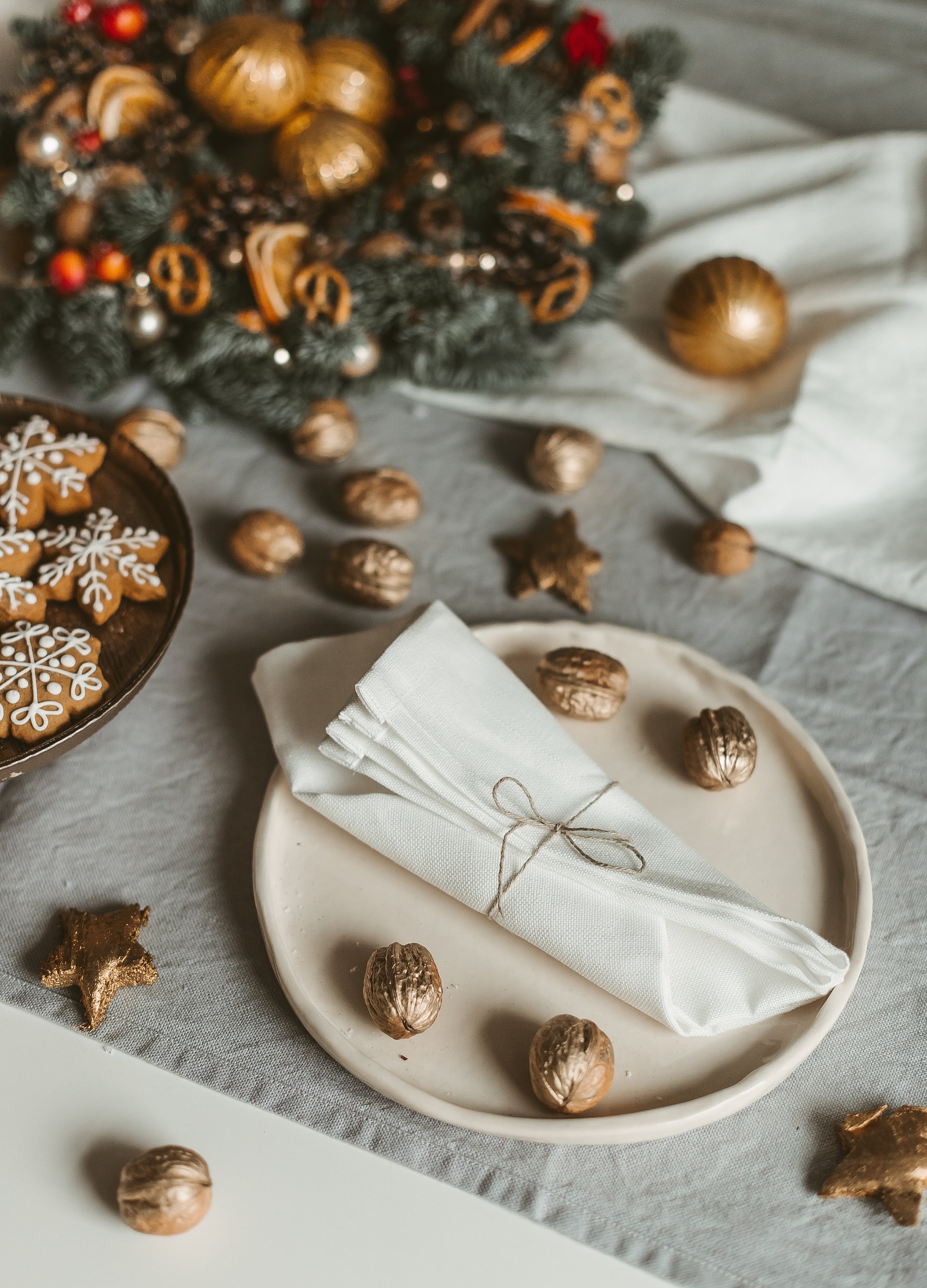 https://www.etsy.com/listing/643379088/set-of-tablecloth-and-napkins-made-of?ref=shop_home_active_1