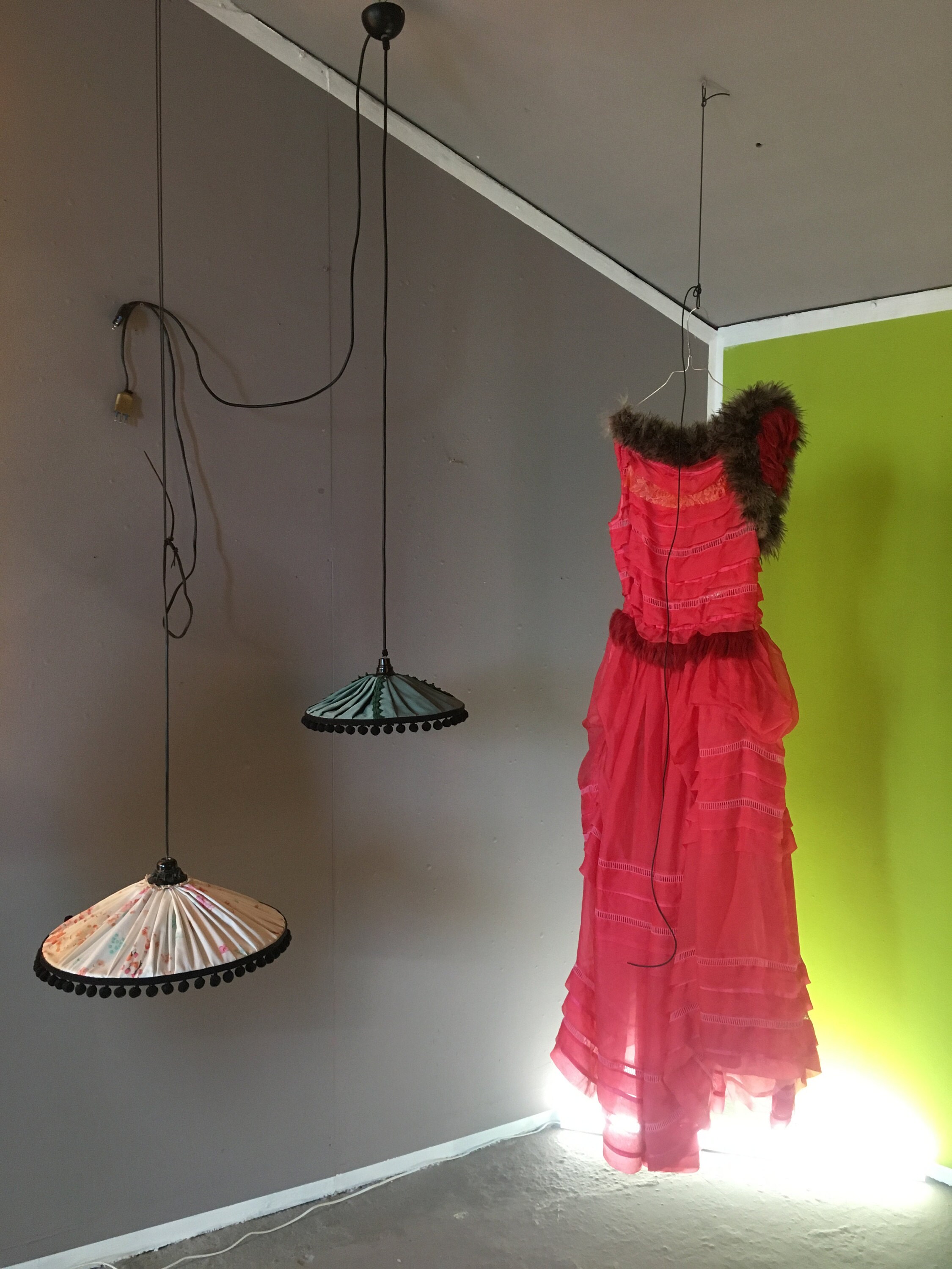 https://www.loladarling.com/listing/716315129/abito-lungo-organza-di-seta-rosso-lola