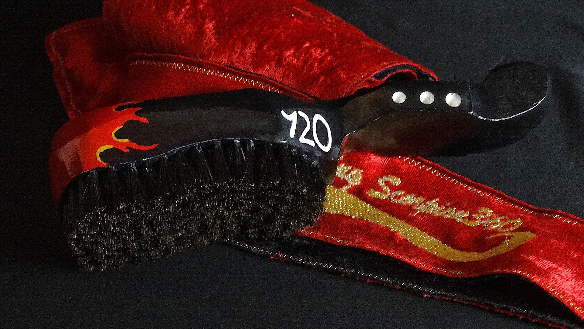 Crown Quality Wave Brush