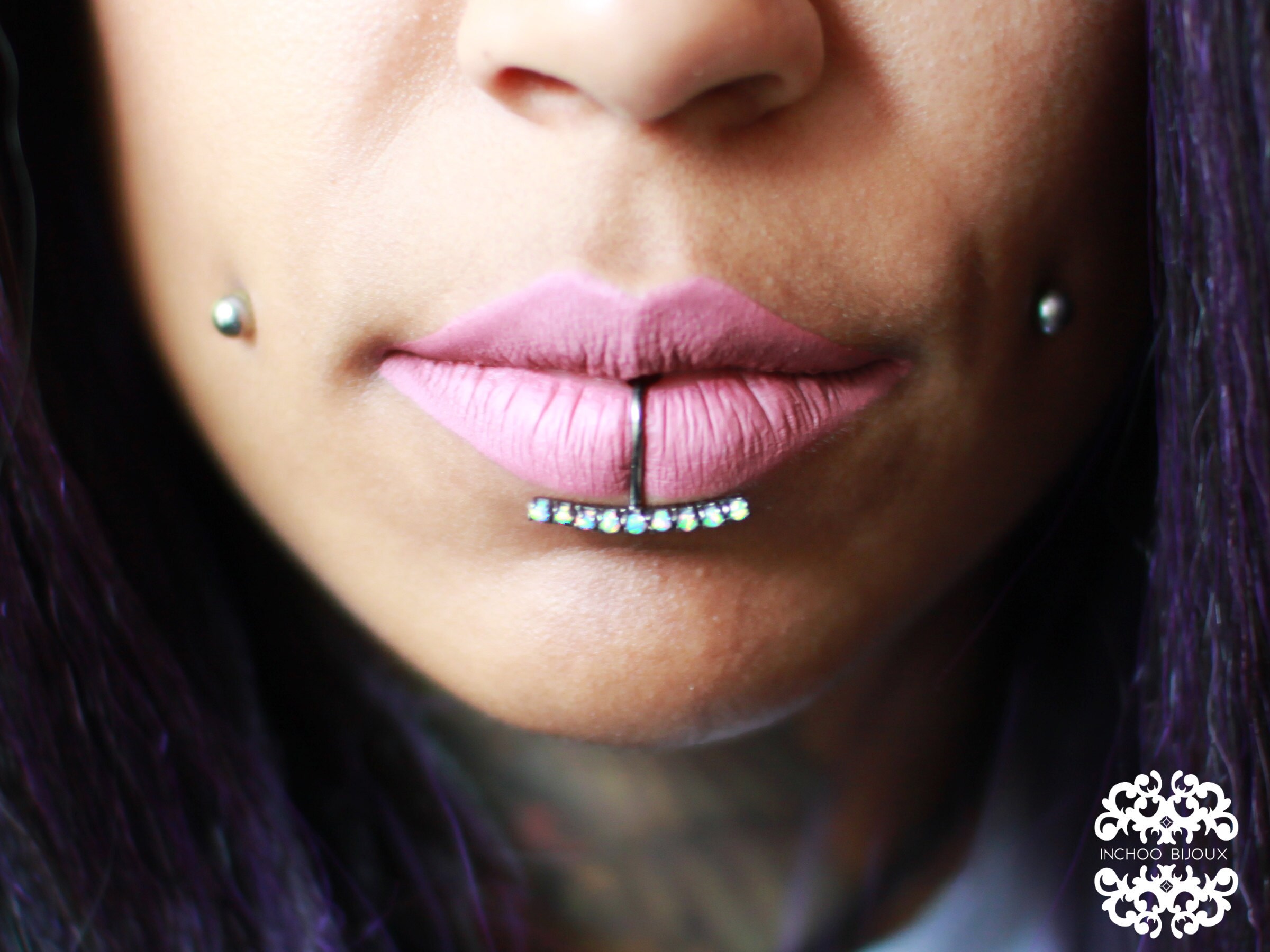 Opal fake lip ring