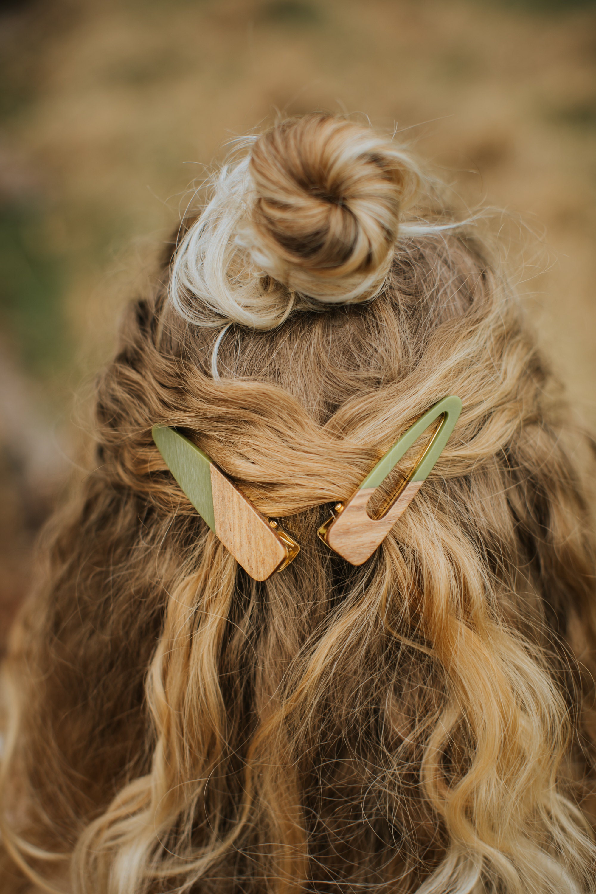 Haarklammern in Grün aus Holz und Resin