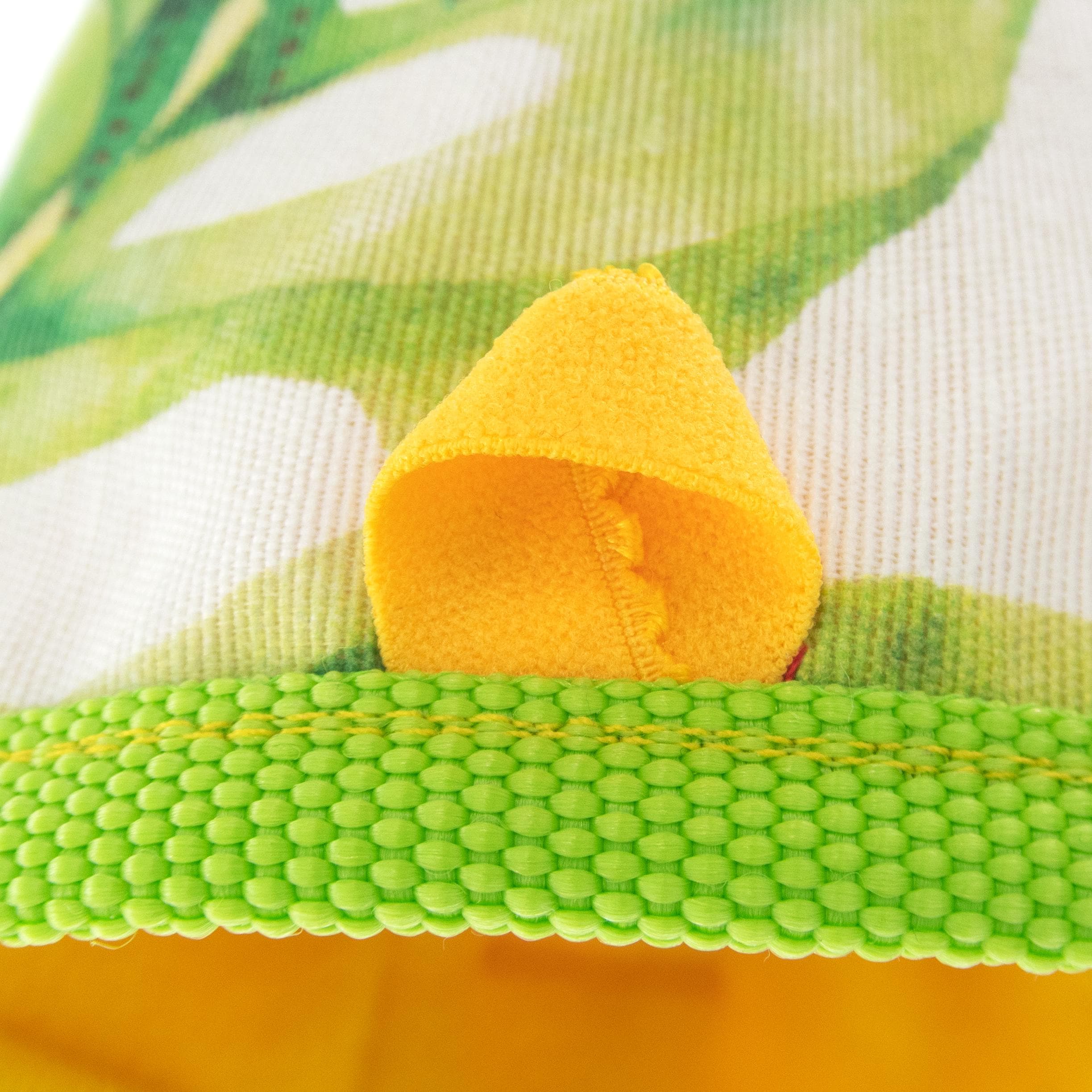 Nadamlada Size L chalk bag with a roomy opening for easy chalk access