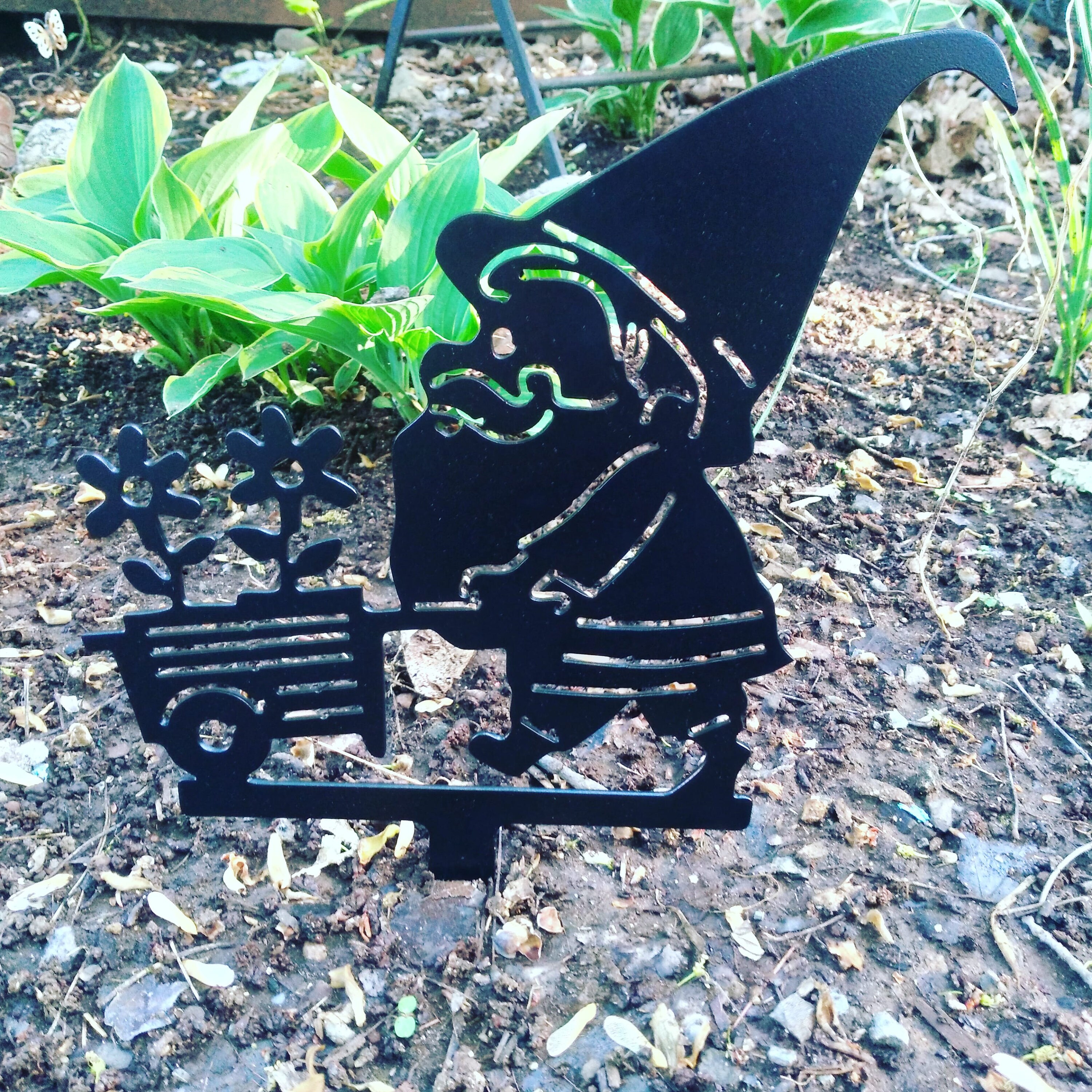 metal garden gnome