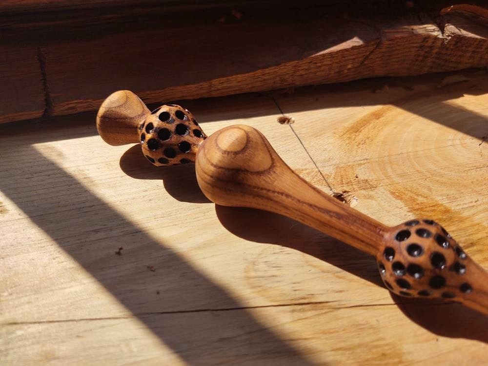 after staining, the true beauty of chestnut took off its veil.
