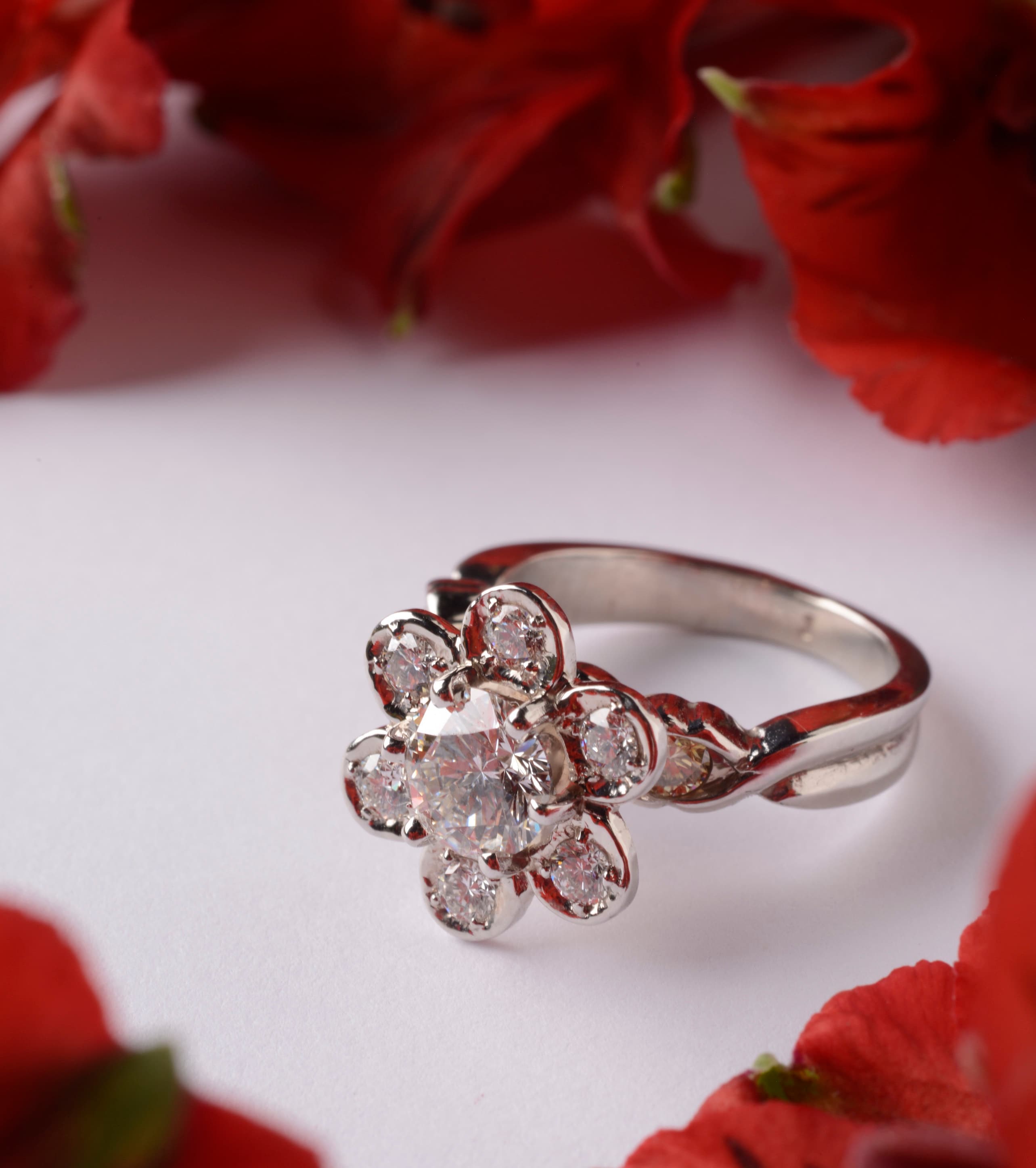 flower diamond ring, diamond engagement ring