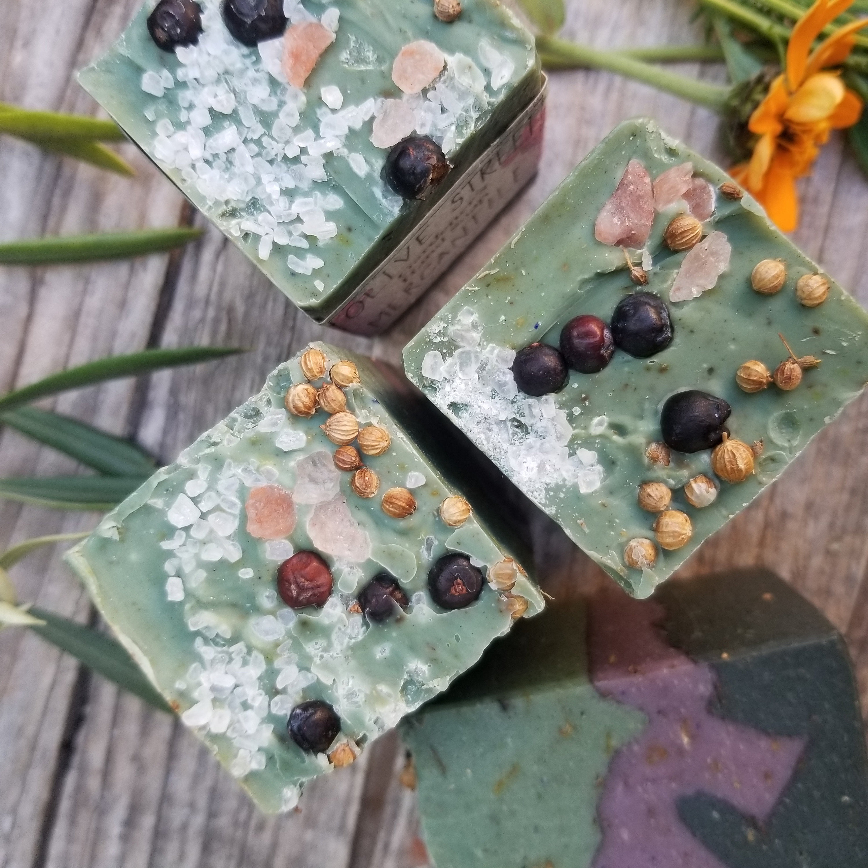 Pretty soap tops - Coriander, Juniper and Hymalayan salt