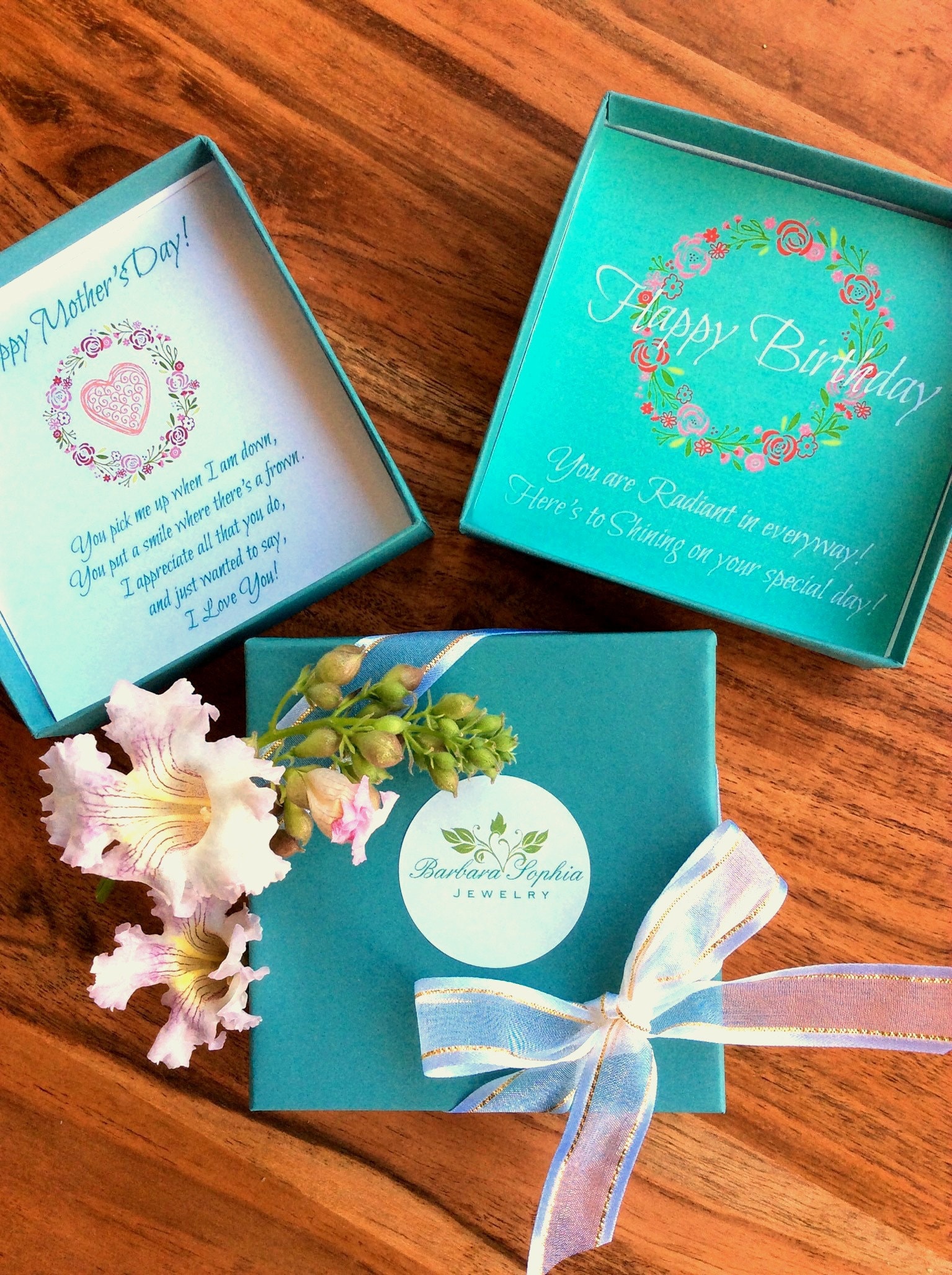 Beautiful greeting cards, making your gifts extra special!