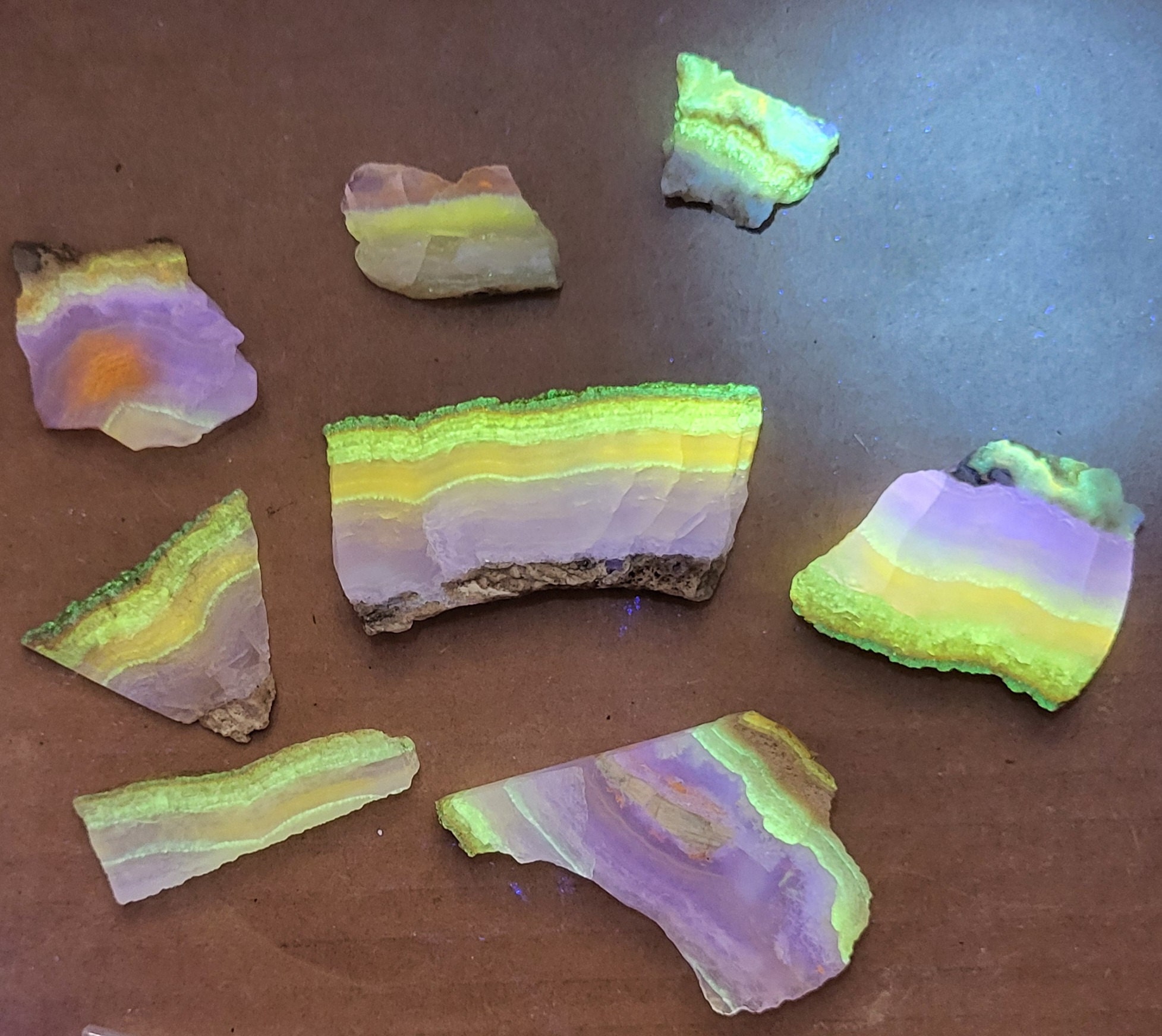 Hokkaidoite - Longwave UV (365nm)