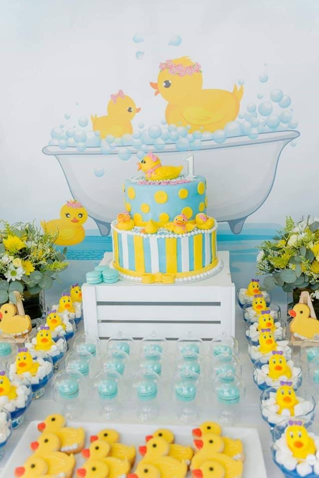 Rubber Ducky Birthday Party Ideas | Little Printables Shop | Rubber Ducky Party Ideas | Rubber duck Baby Shower Ideas | Rubber Duck Party Decor | Rubber Duck Party Favor | Rubber Duck Food Ideas