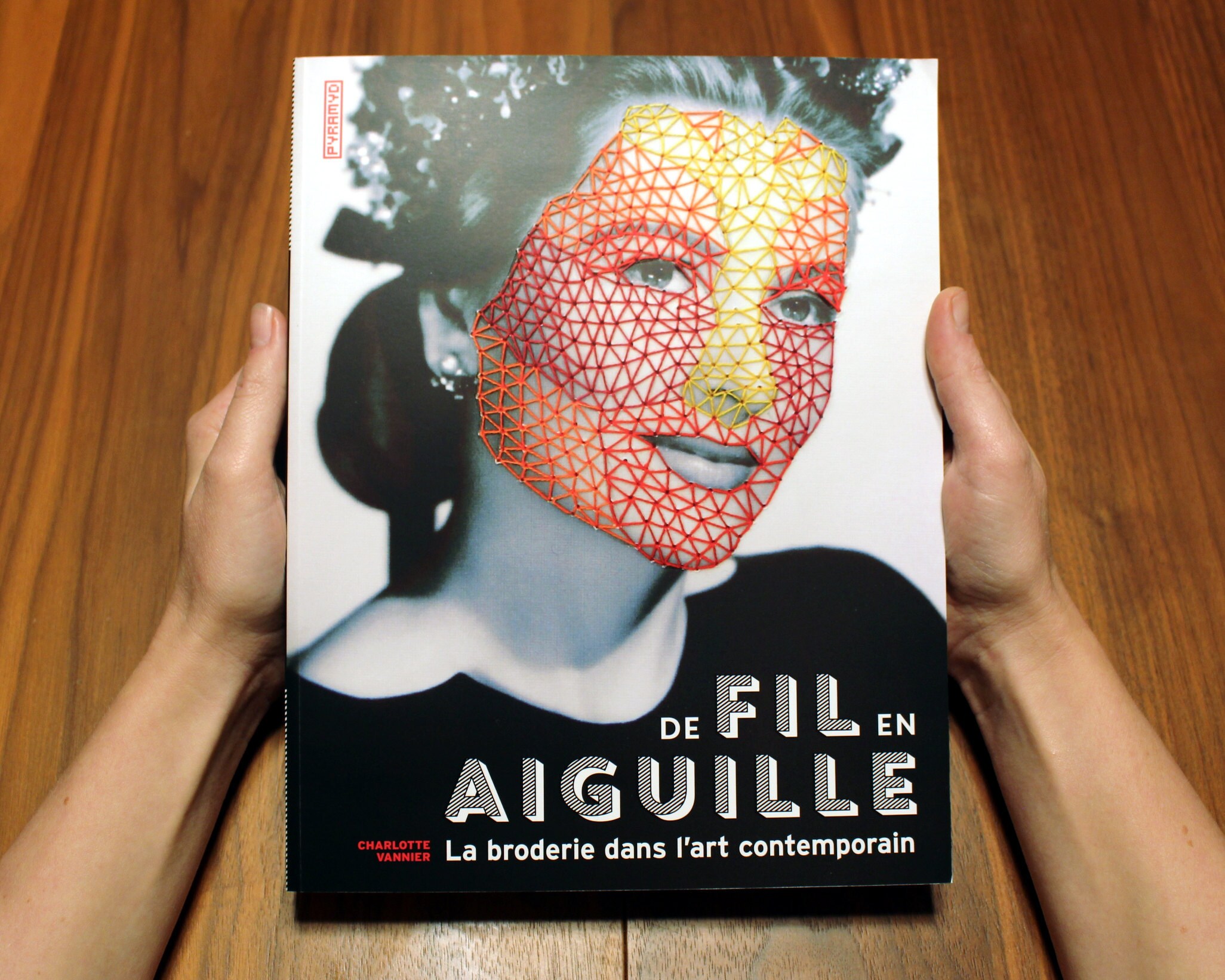 cover of de fil en aiguille by Charlotte Vanier